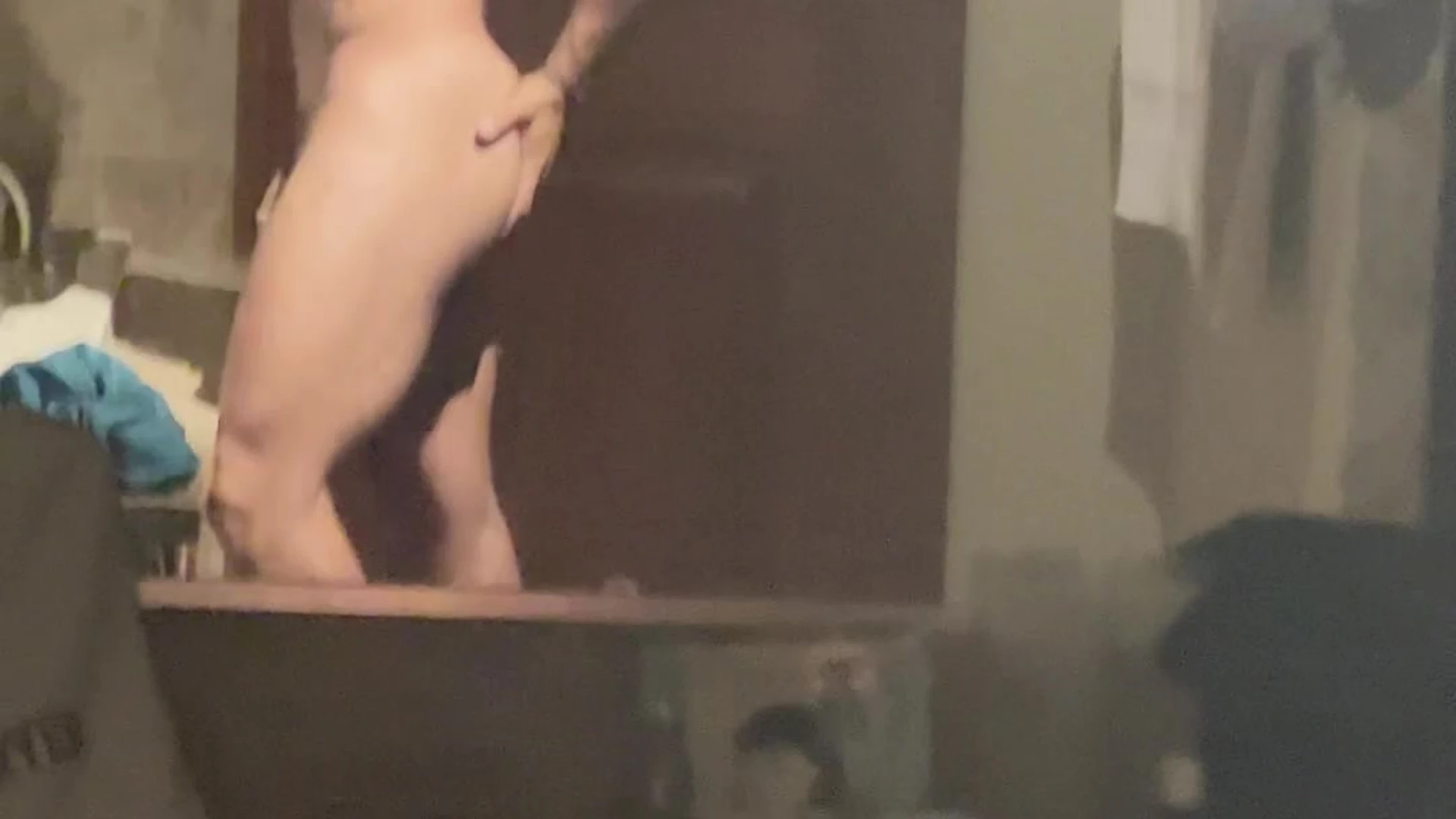 Flashman Wade dallaswade Just got done at the track, legs and butt lookin just how it want them to and this lighting in m
0