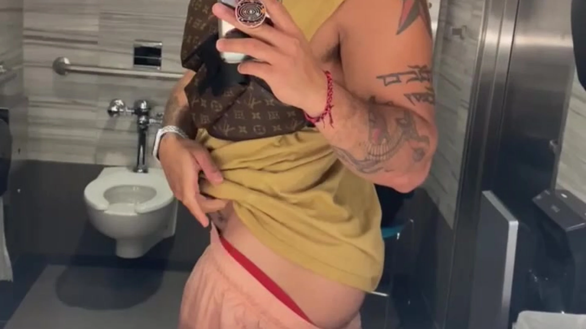 Flashman Wade dallaswade   You like this phat booty
0