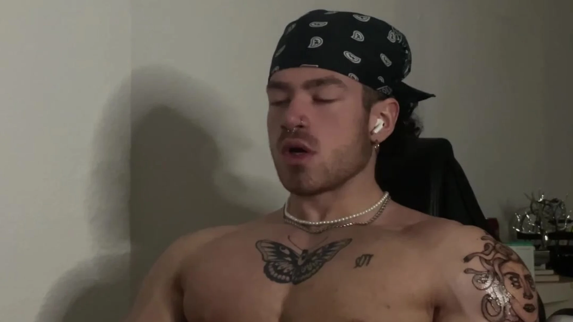 fuckboy playing with himself tattooed martynlifts only fans leaks
1