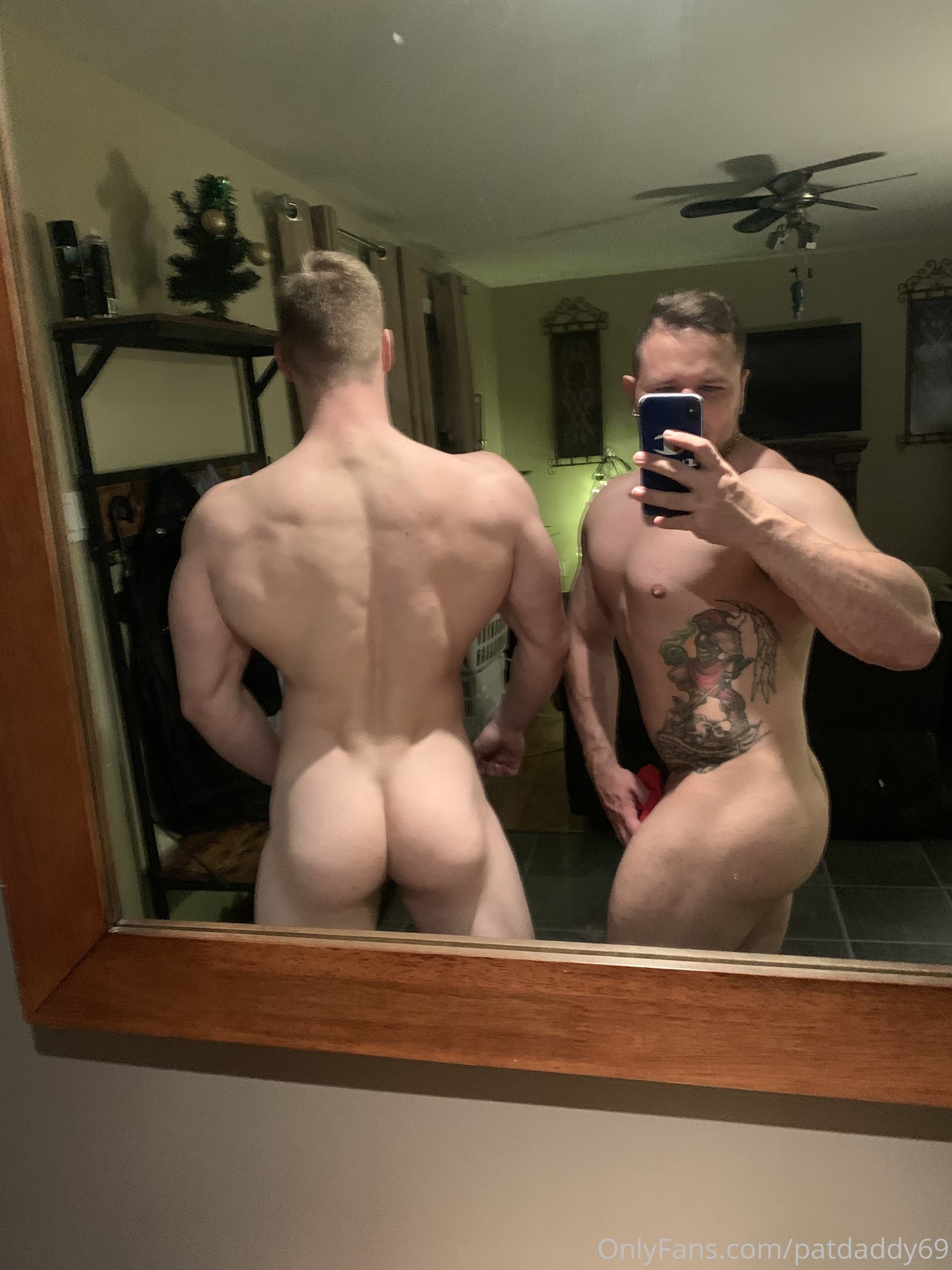 hoe pleasuring himself personal trainer patdaddy69 Onlyfans nude
0