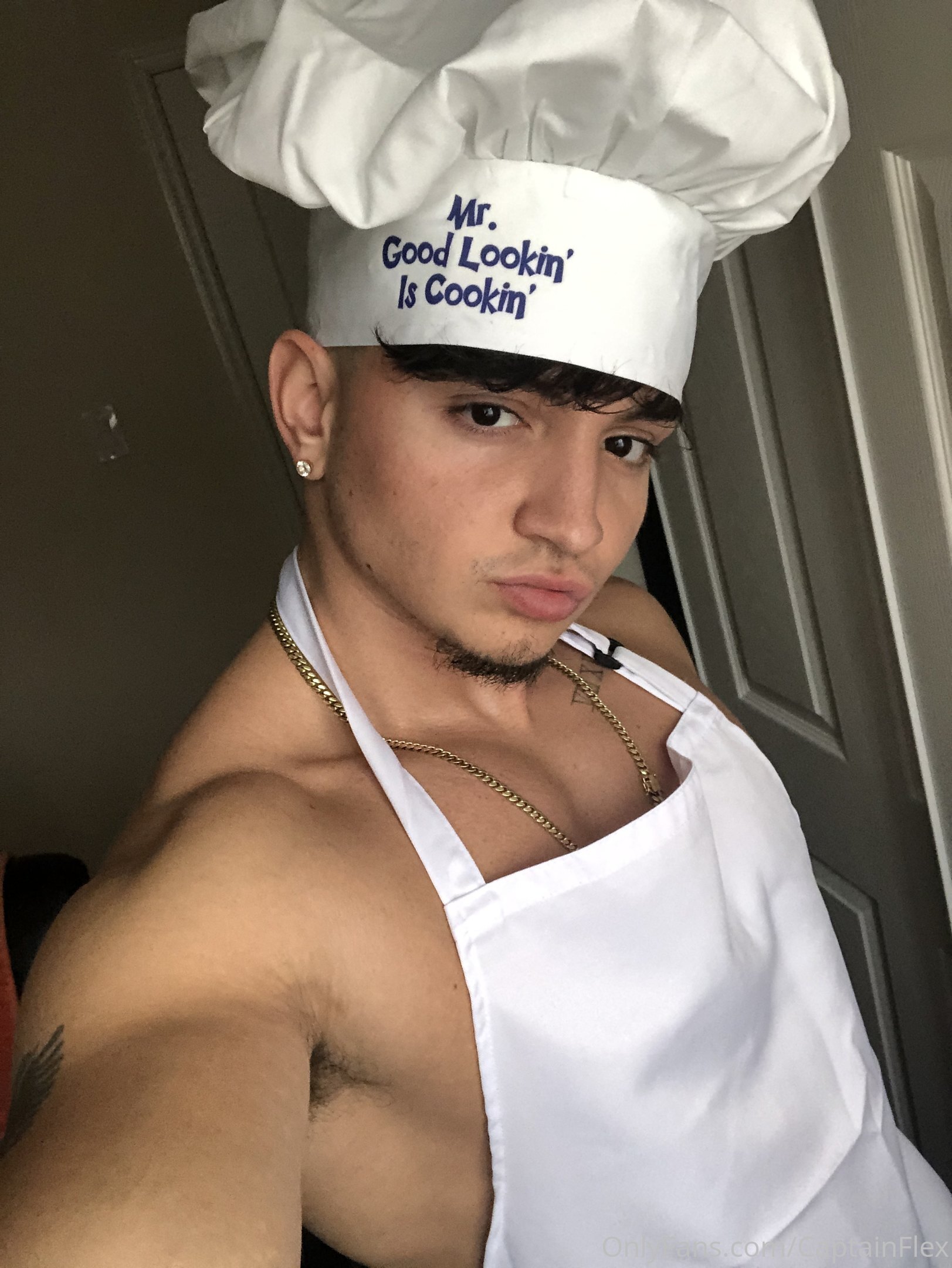 hot guy playing with cock body worship captainflex male thot
3