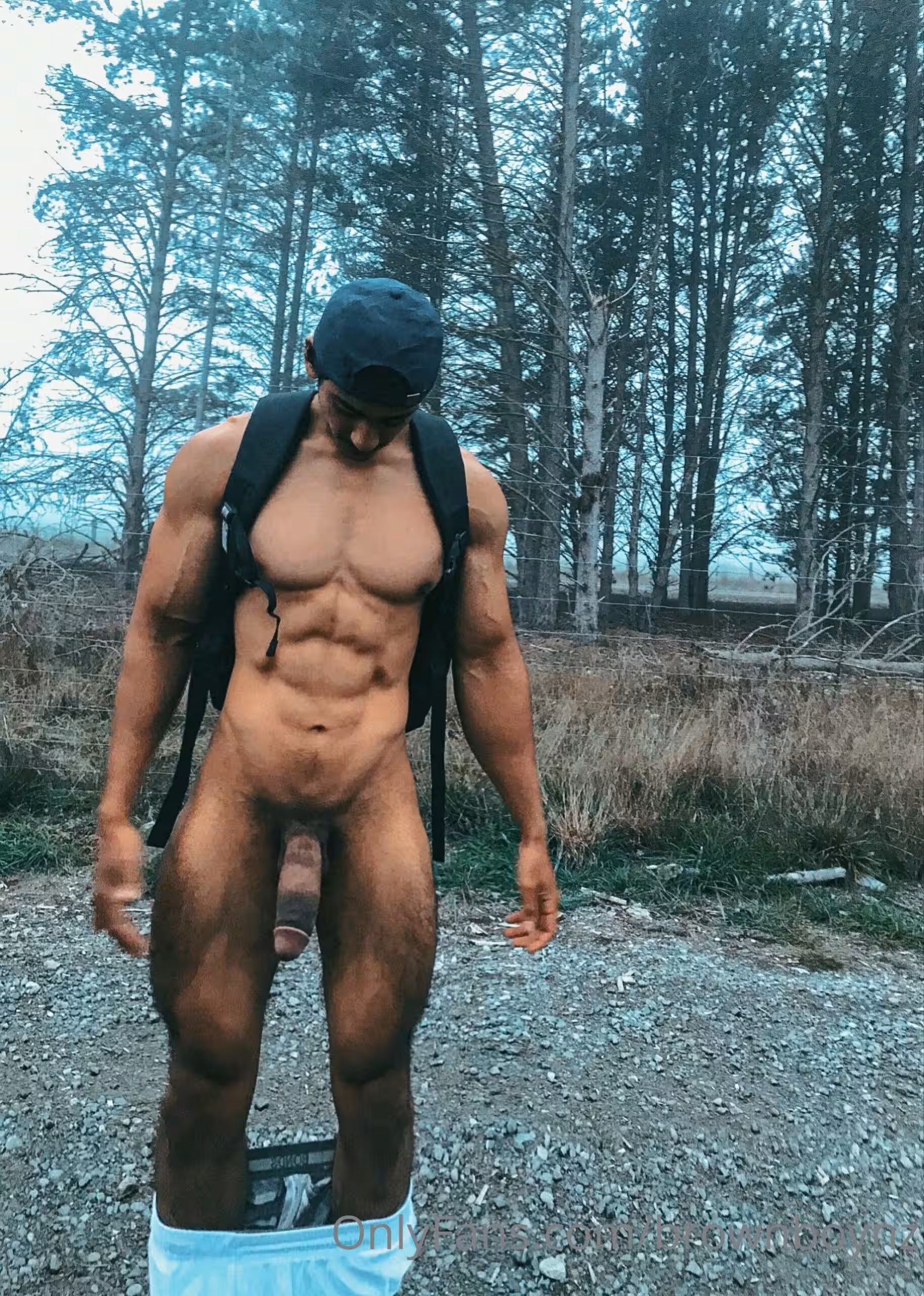 hot guy playing with himself kiwi Brownboynz nudes
2