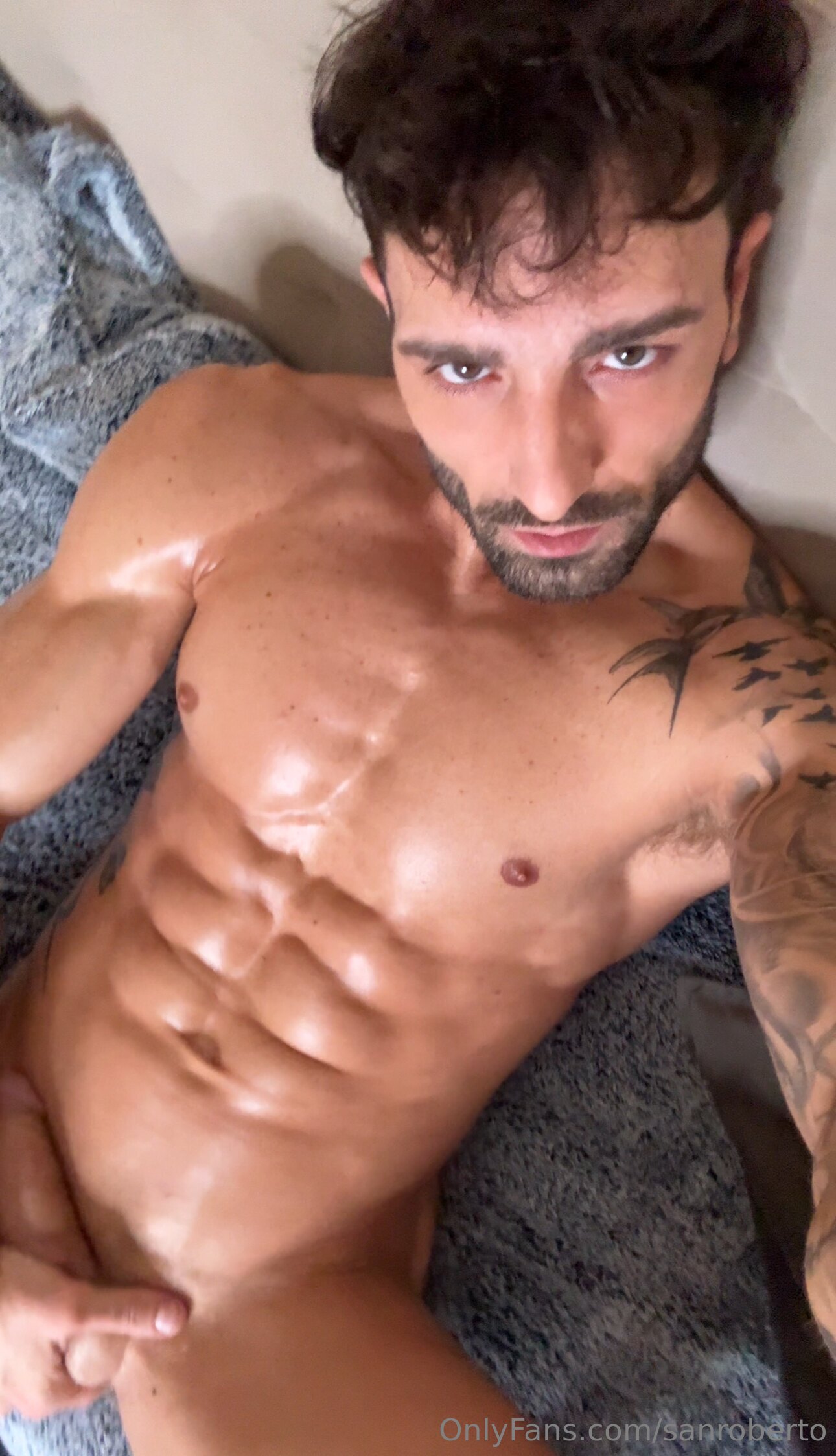 hot muscle god sanroberto nude porn leak
0