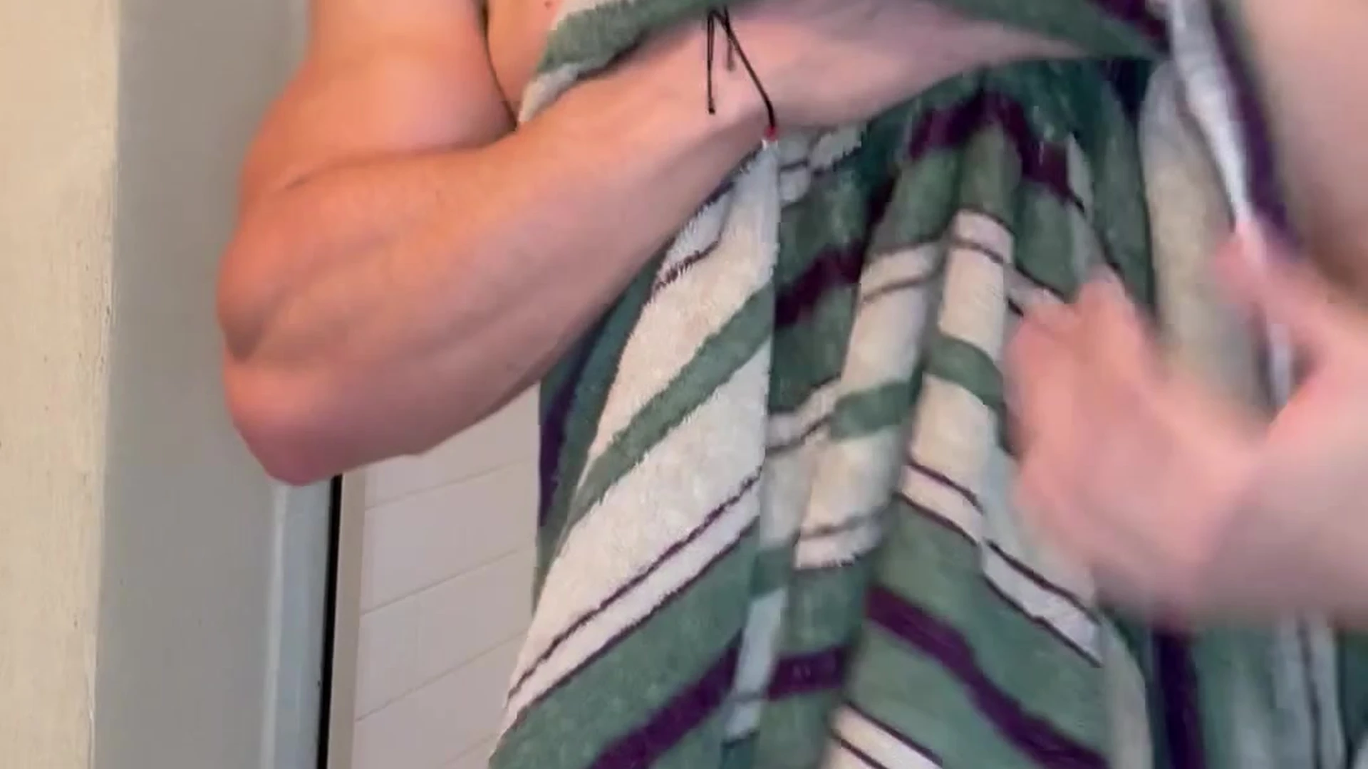 hunky fitness model Jadsen onlyfans leaks Exposed
3