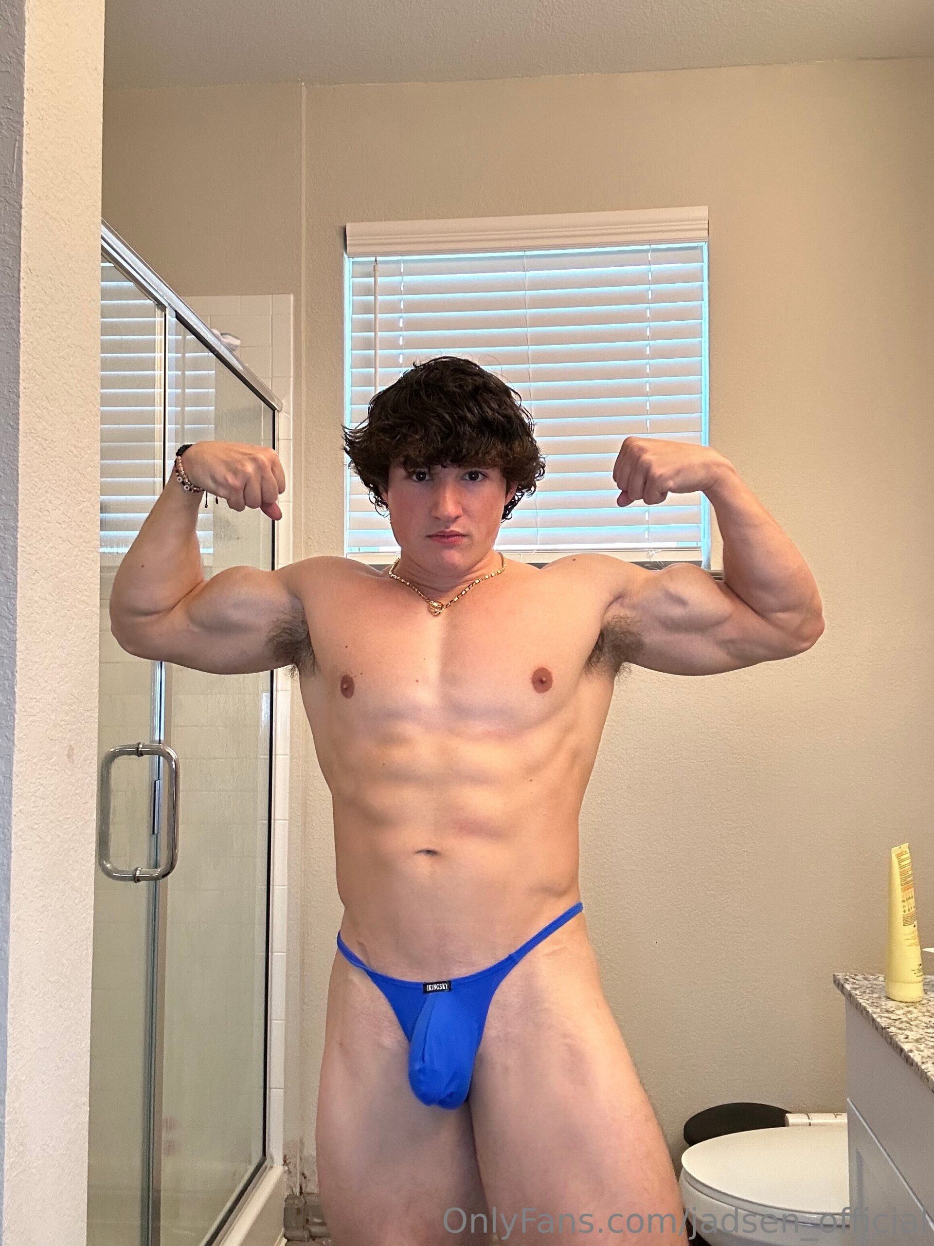 Magnetic  pleasuring himself curly haired Jadsen ripped cams
1