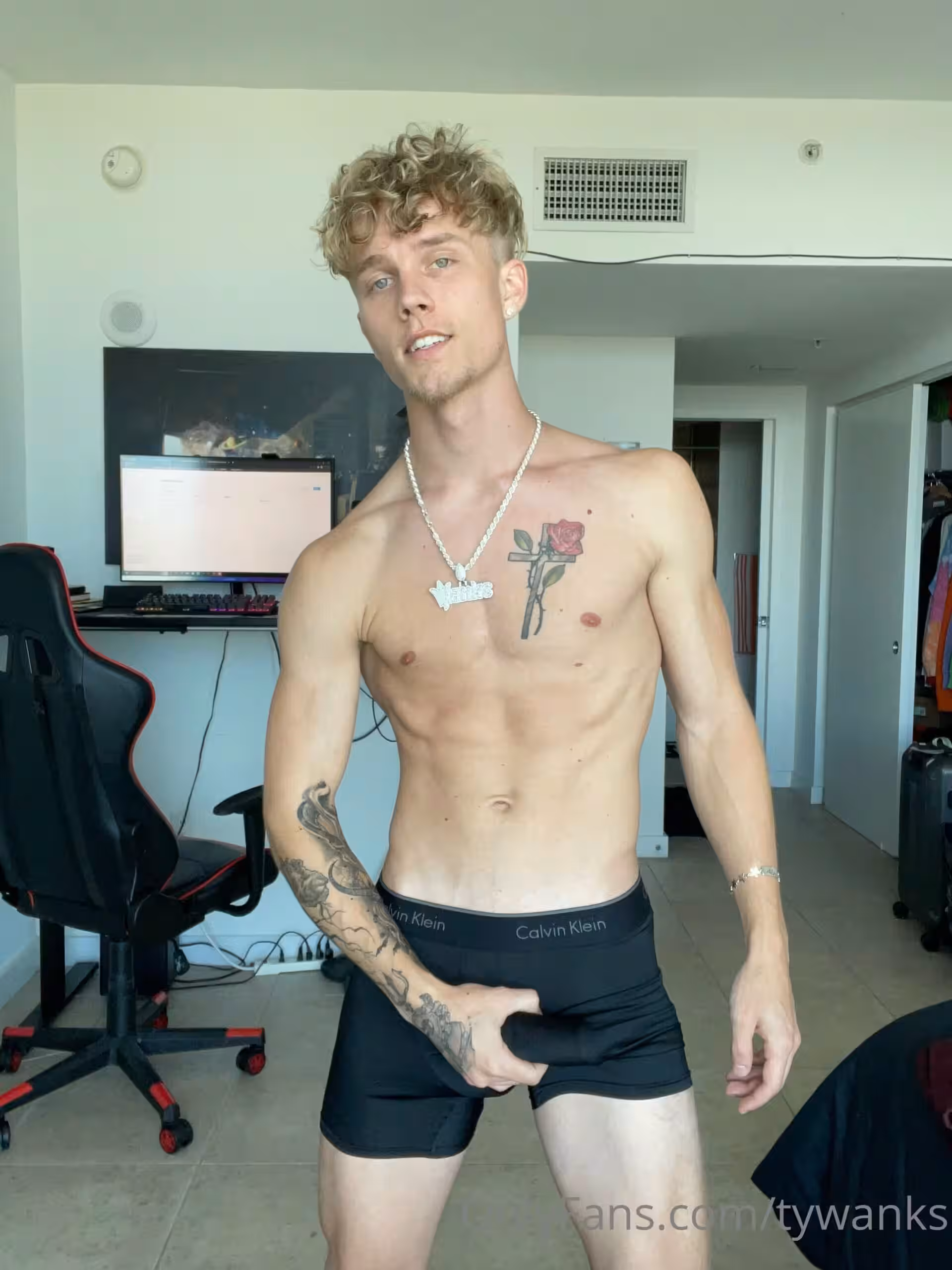 male cumslut playing with himself sensual tywanks Leaked Onlyfans
0