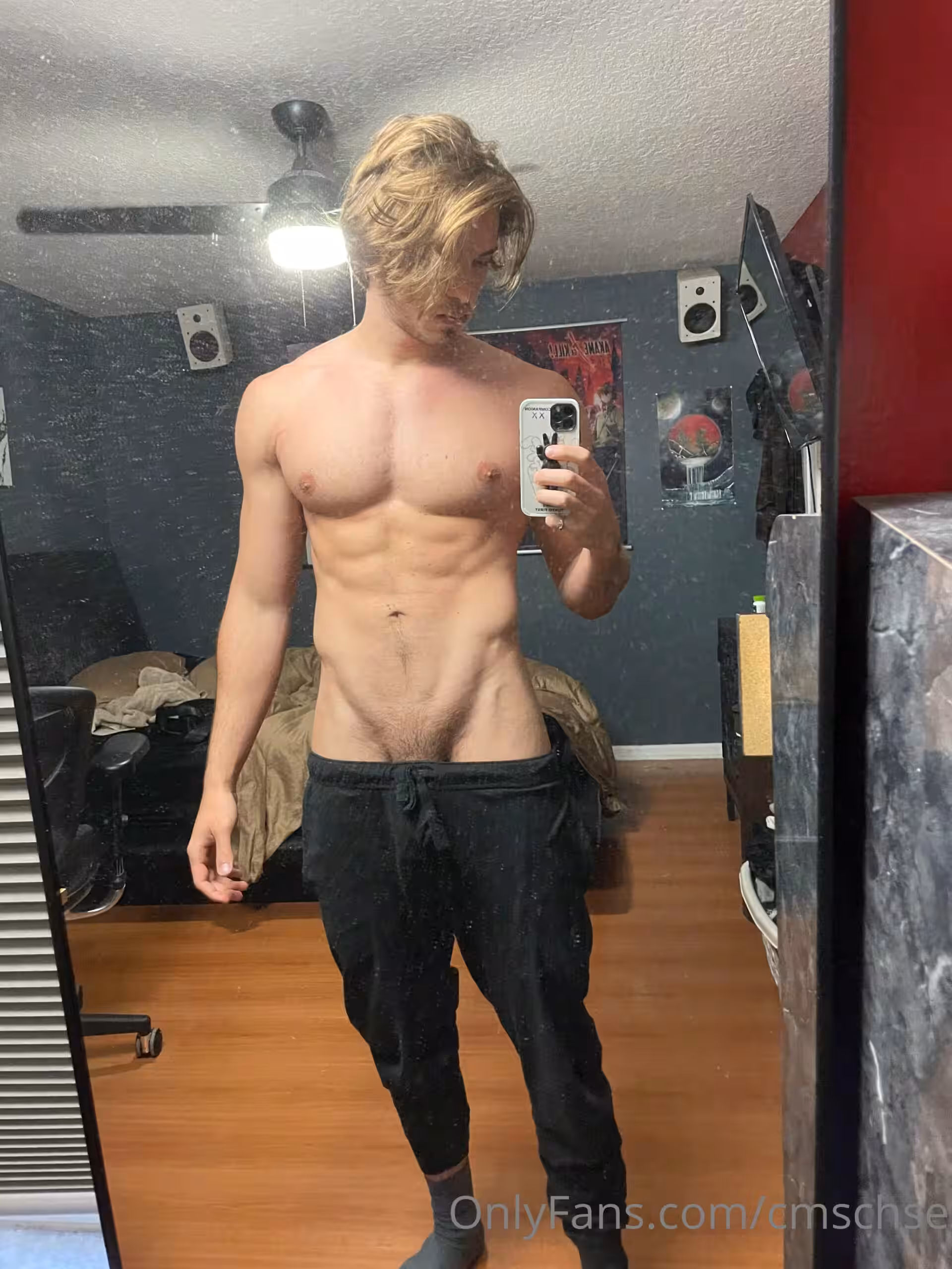 manwhore playing with cock jock cmschse sex
2
