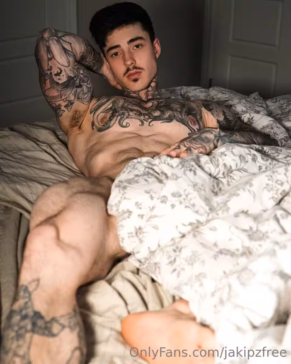 massive dick Jakipz hunk
0