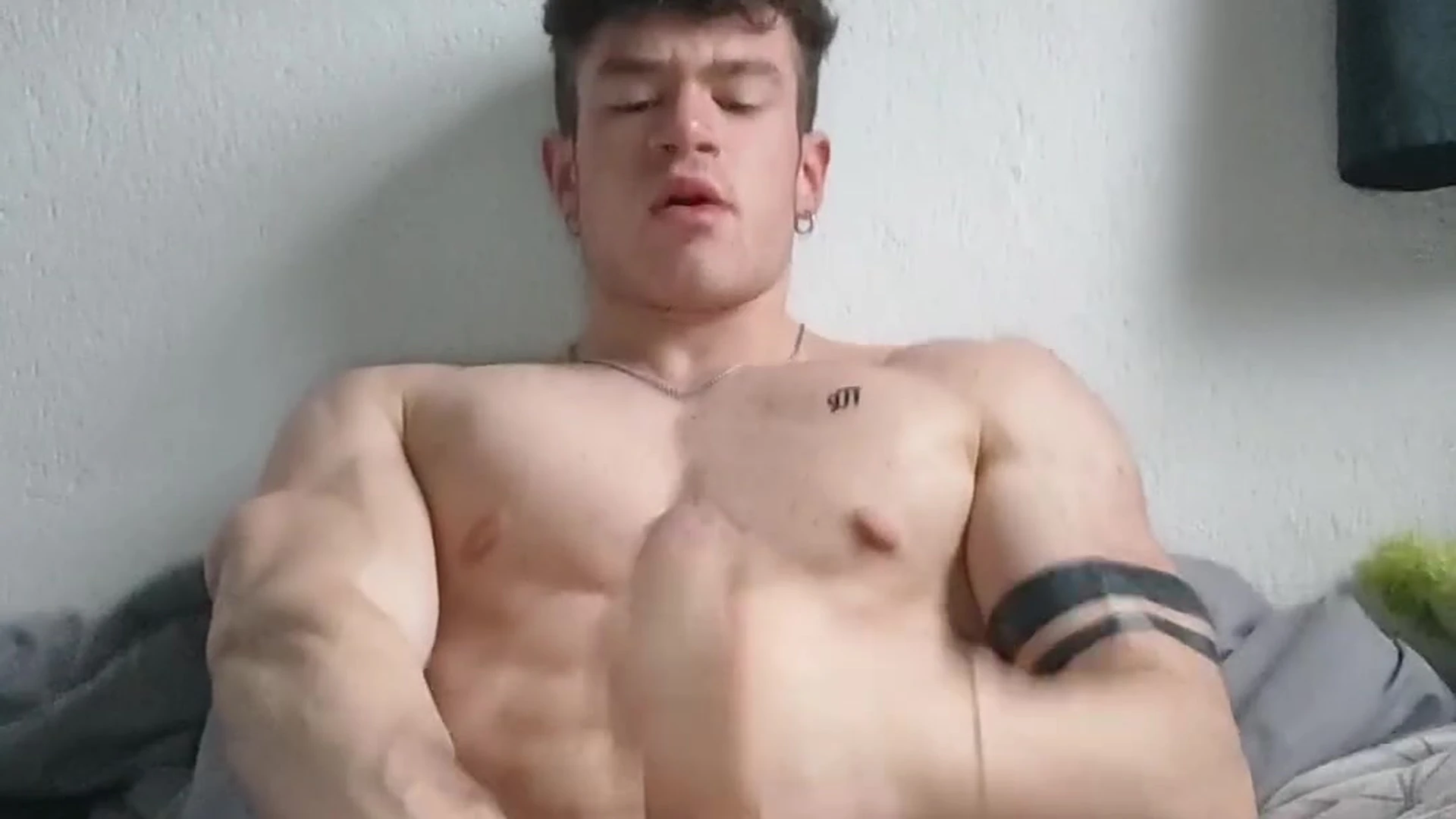 muscled playing with himself tattooed martinisdead onlyfans leak
0