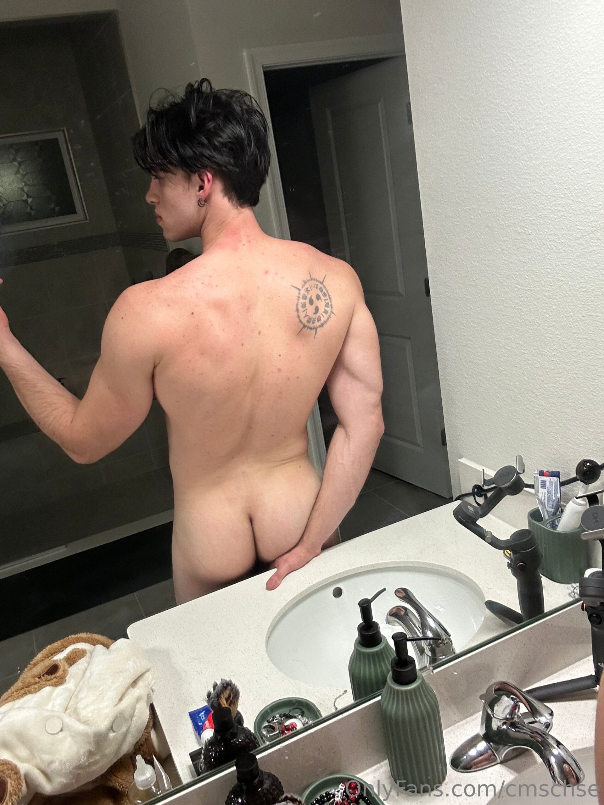 muscled playing with himself tiktok star cmschse Onlyfans Leaks
2