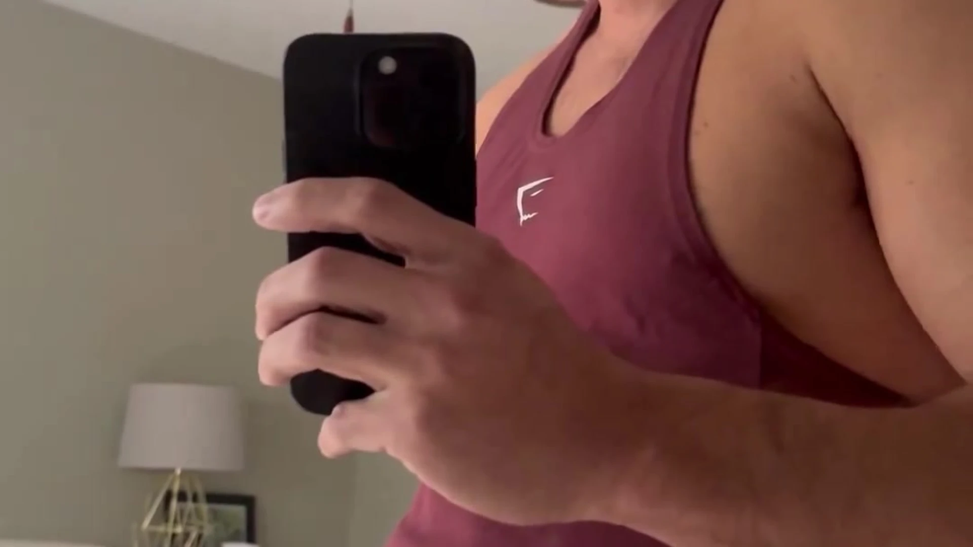 muscular bisexual bodybuilder Peter Excalibur nude pic
0