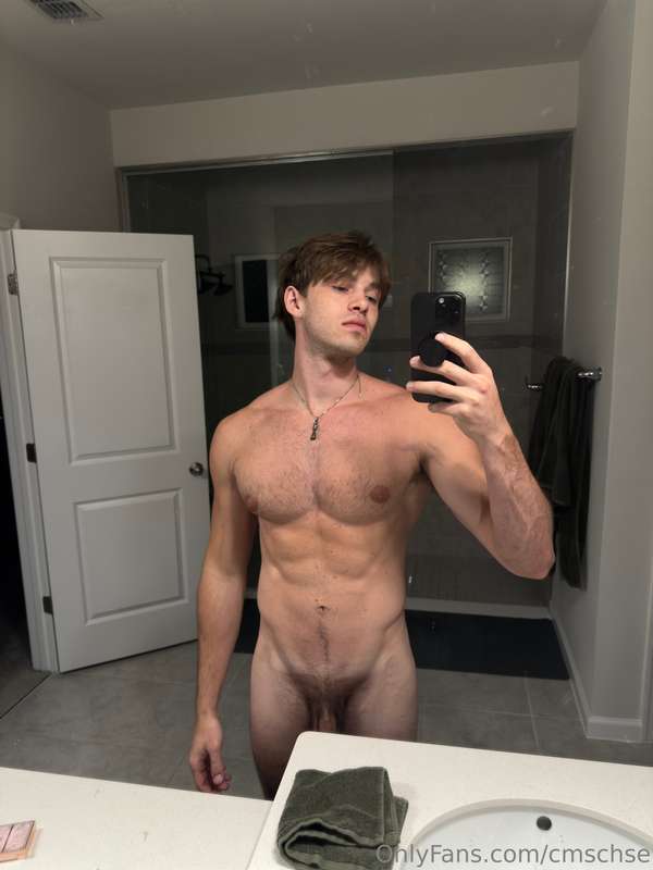 Persistent playing with cock ChaseStobbe cmschse big pecs
4