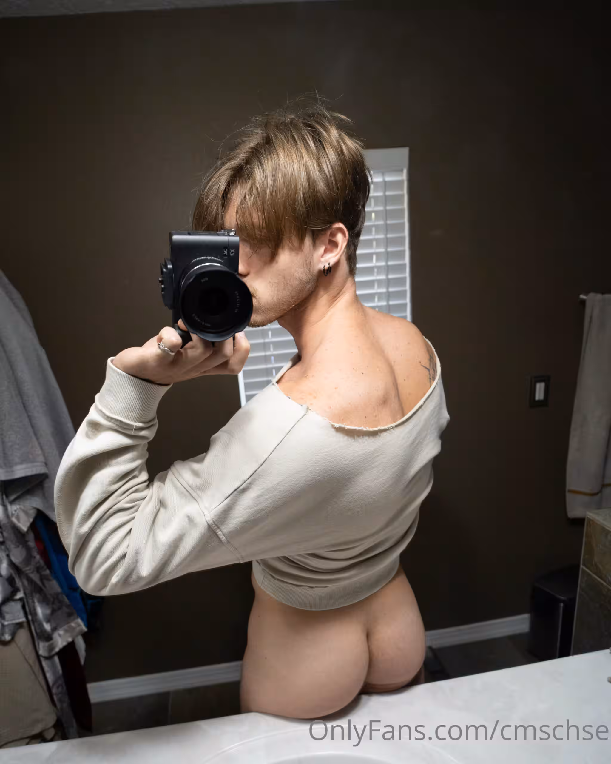 pervy jock Chase Stobbe nudes
0