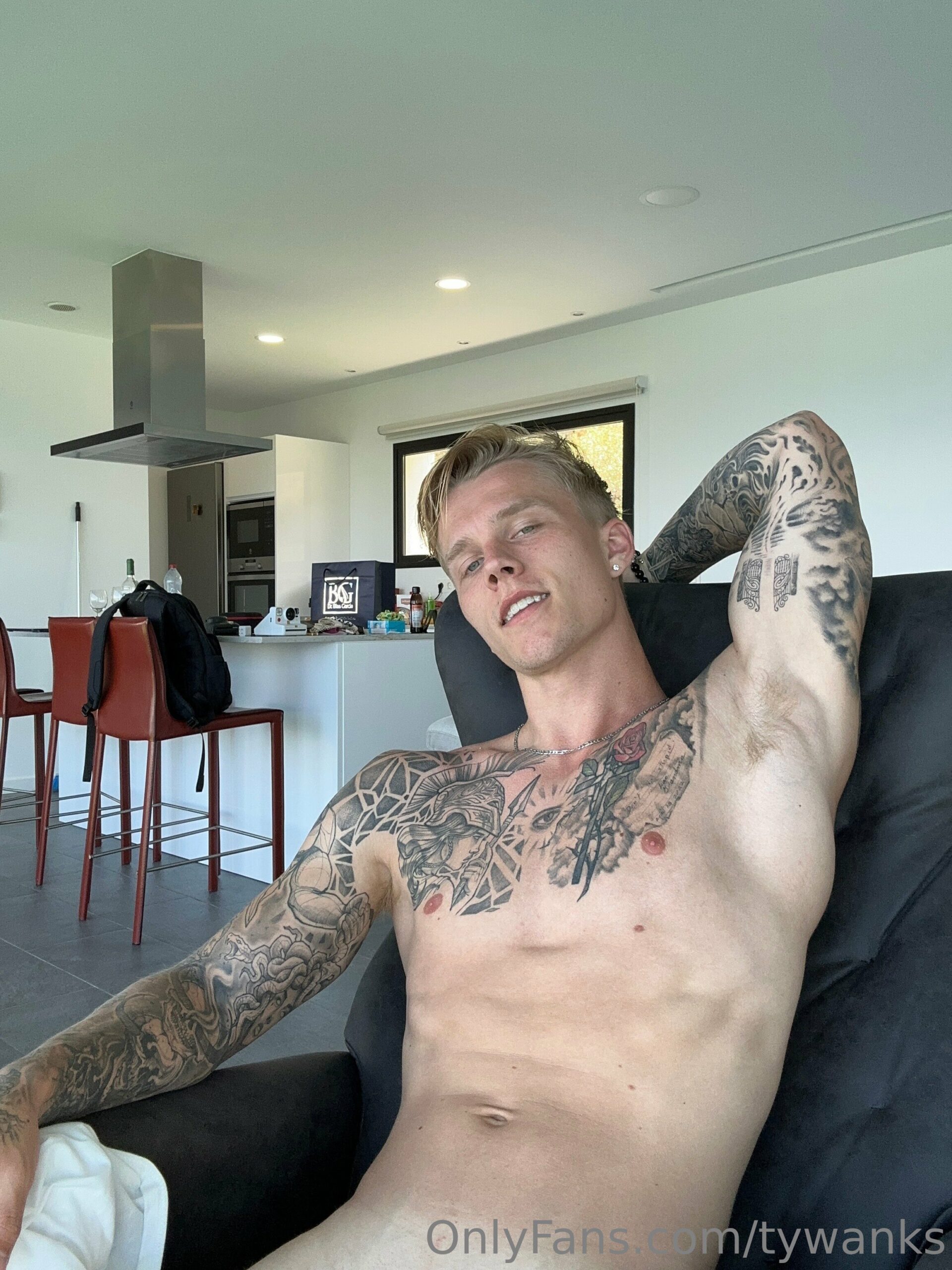 Resolute pleasuring himself jock troytempts Leak exposed
0
