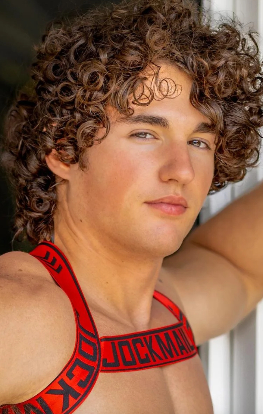 Sensational beefcake Jadsen leaked dick pic
1