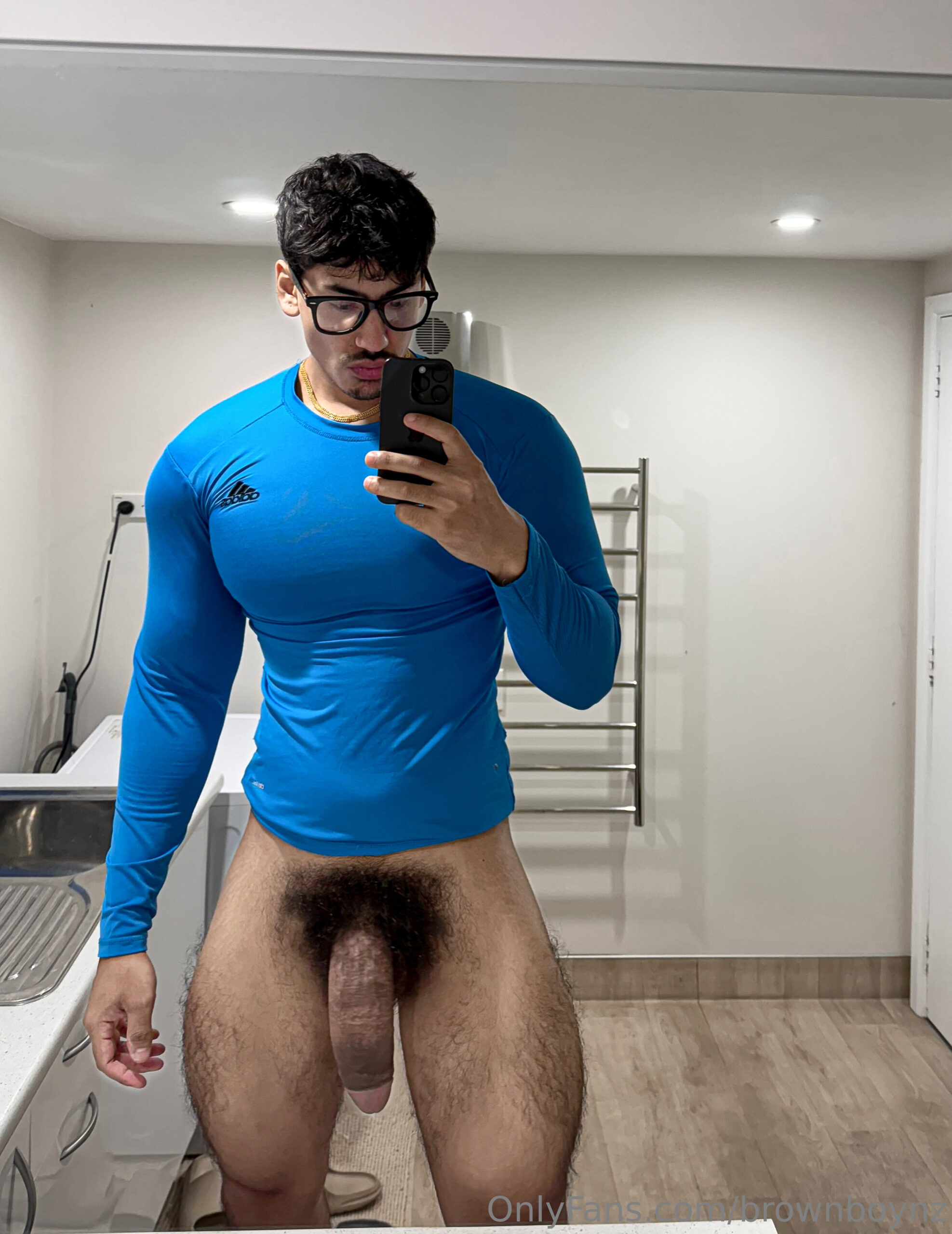 Sensational big cock brownboyfitt  huge pecs
2