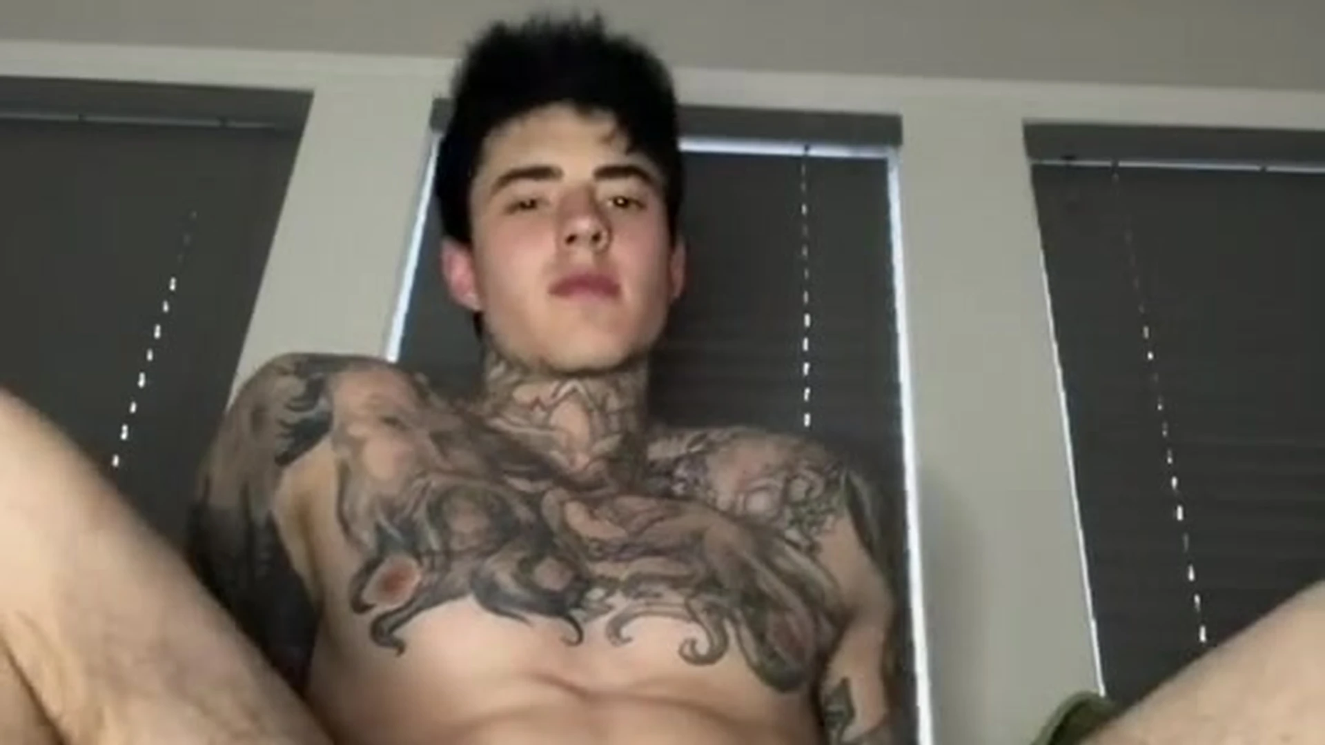 Sensational big cock Jake Andrich sexy pic
2