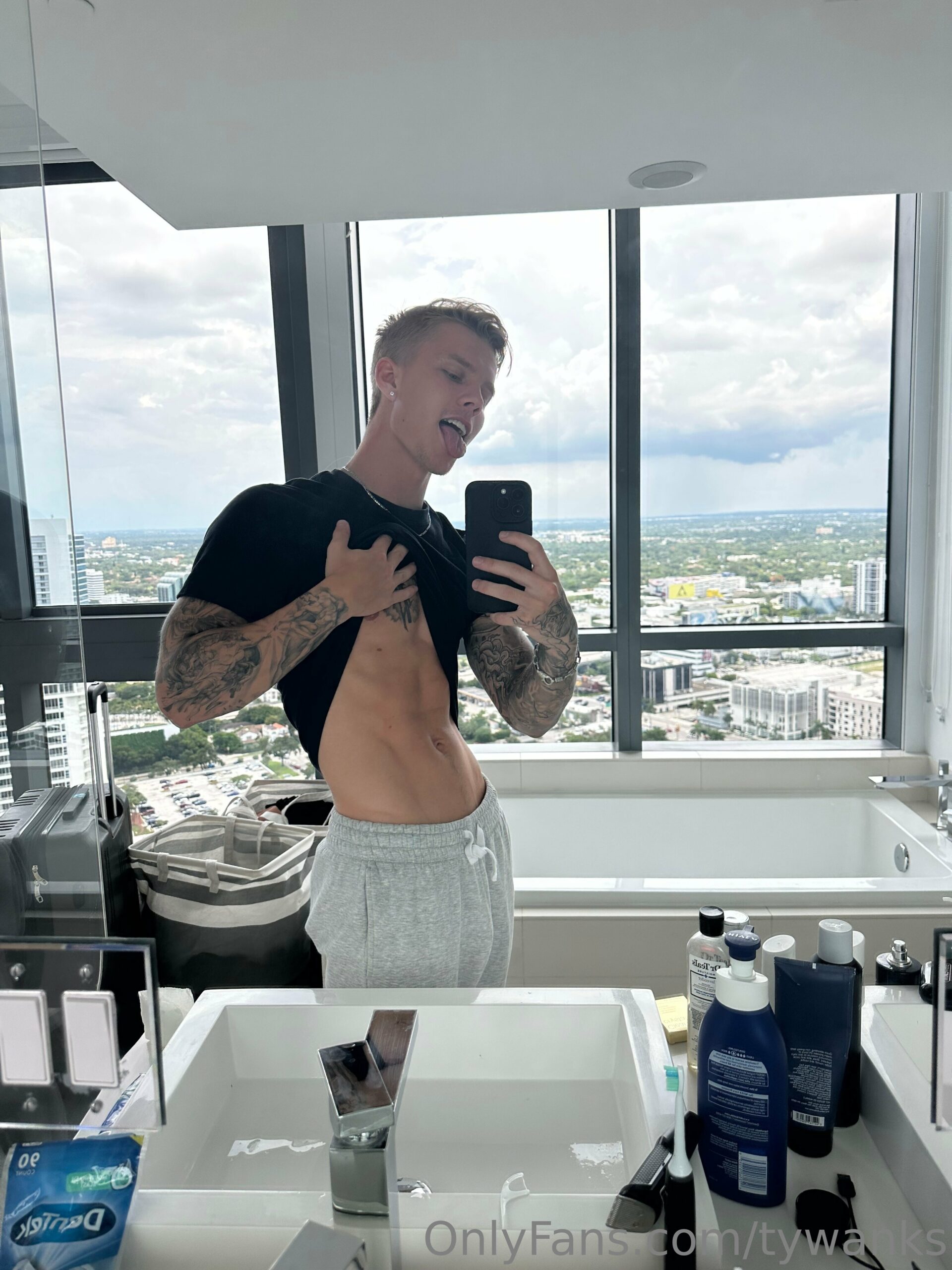 Sensational  man bitch twinkish tywanks leaked pic Leaked full video
0