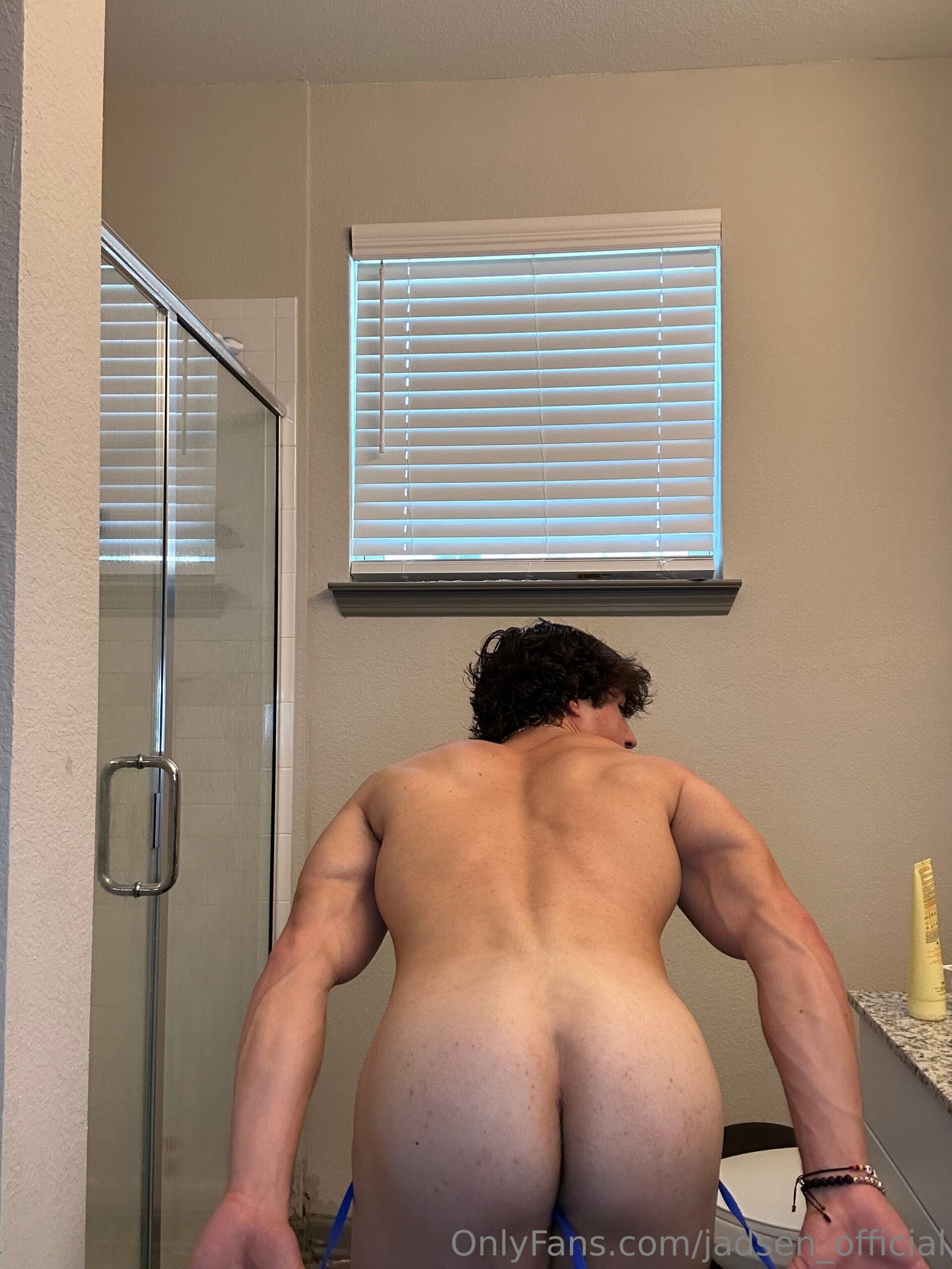 Sensational muscled fitness model jadsen_official nudes leaked
1