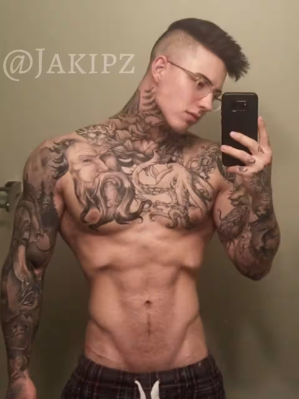 Sensational muscled tiktoker Jake Andrich nude pic PRIVATE
0