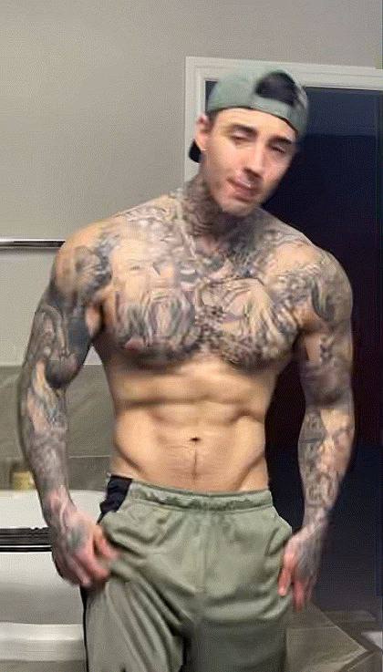 Sensational muscular big cock Jake Andrich o n l y f a n s EXPOSED
0