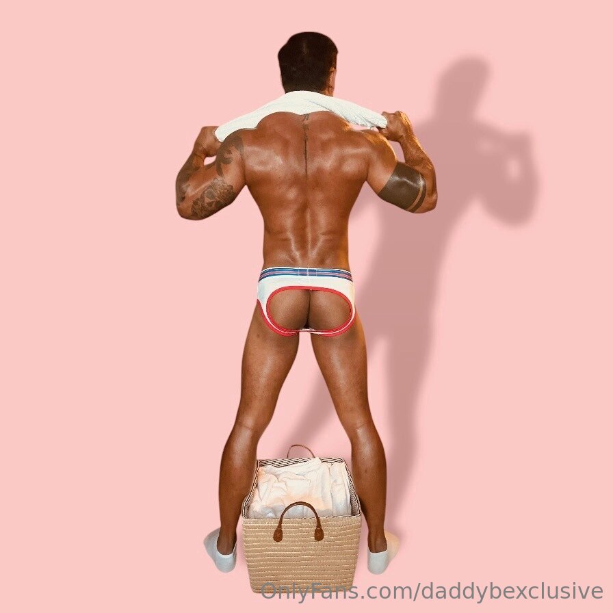 sexy jerking off beefy bulkstate cock
0