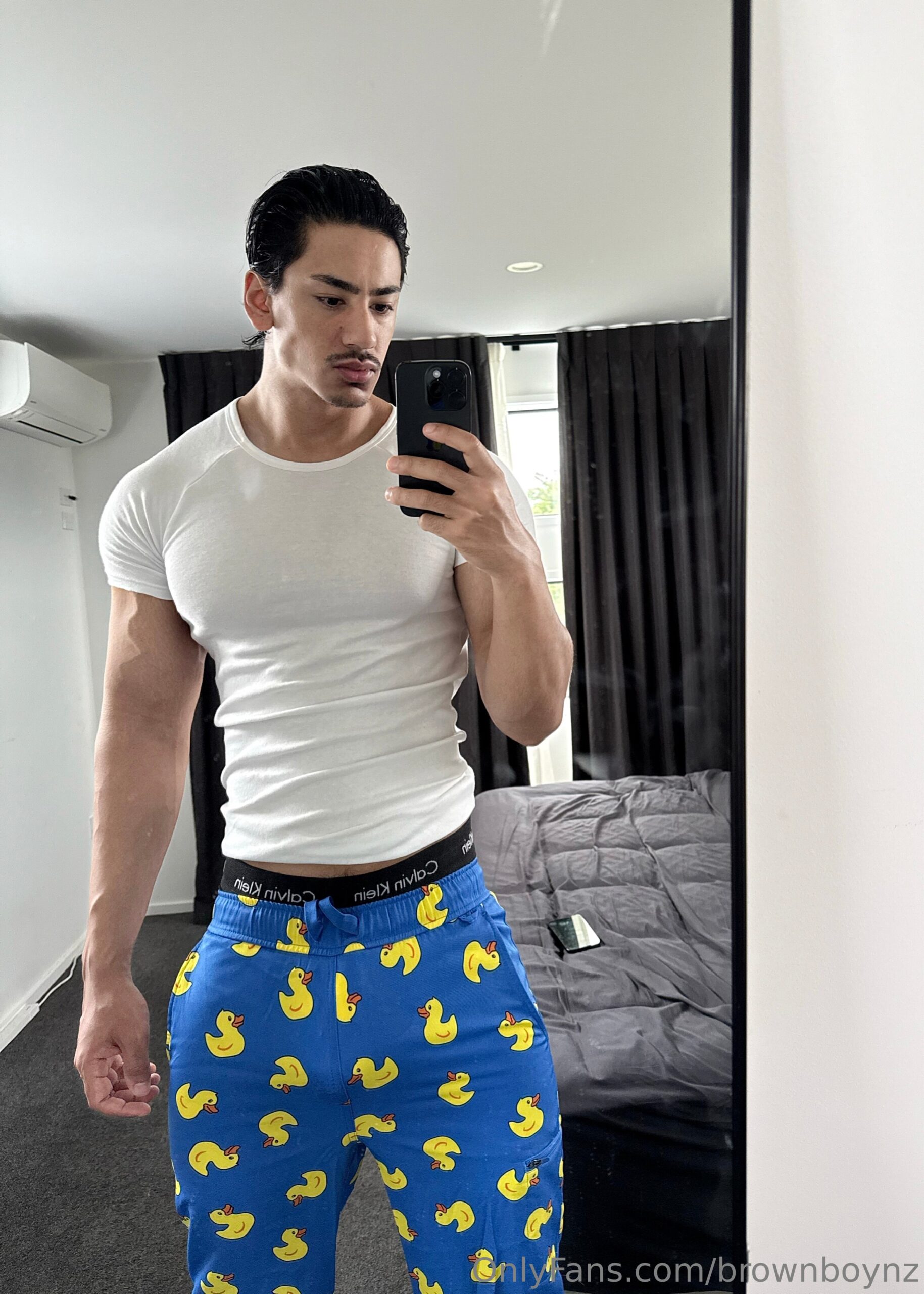 sexy stud brownboyfitt of leaks
1