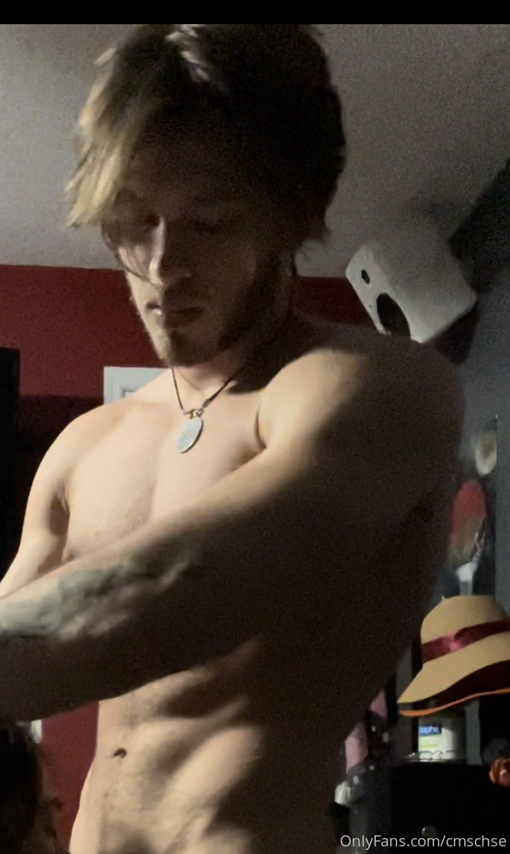 shy tiktok star cmschse big pecs
1