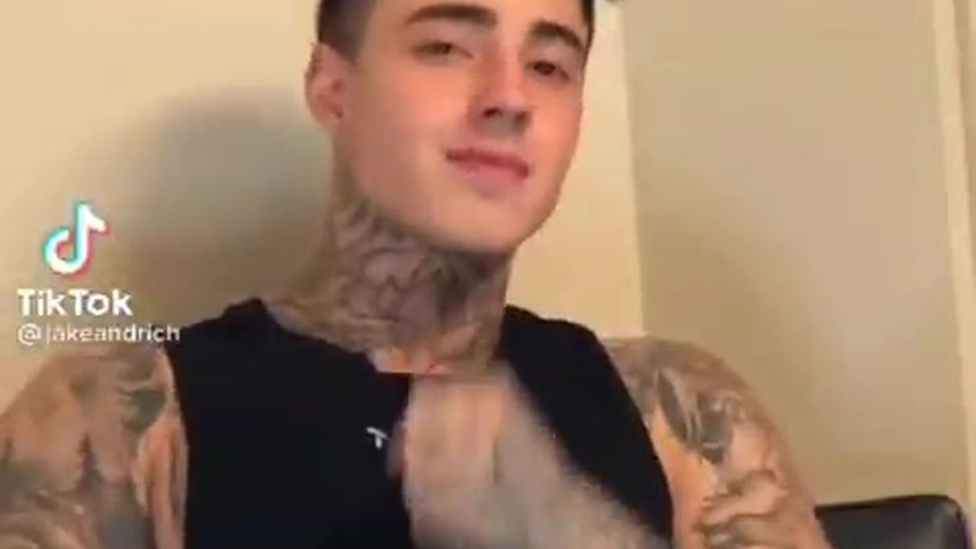 slutty hoe tiktoker Jake Andrich pic leak Epic
0
