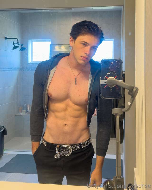 tiktok star Chase Stobbe hunk Epic
0