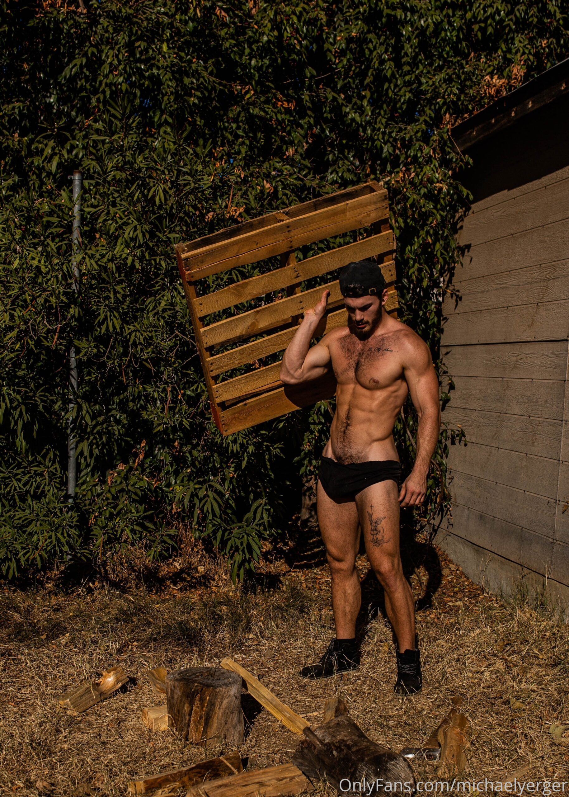 Epic hunk Michael Yerger Nude Patreon
0