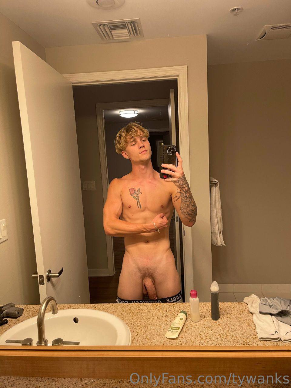 artistic twinkish troytempts nude porn leak
0