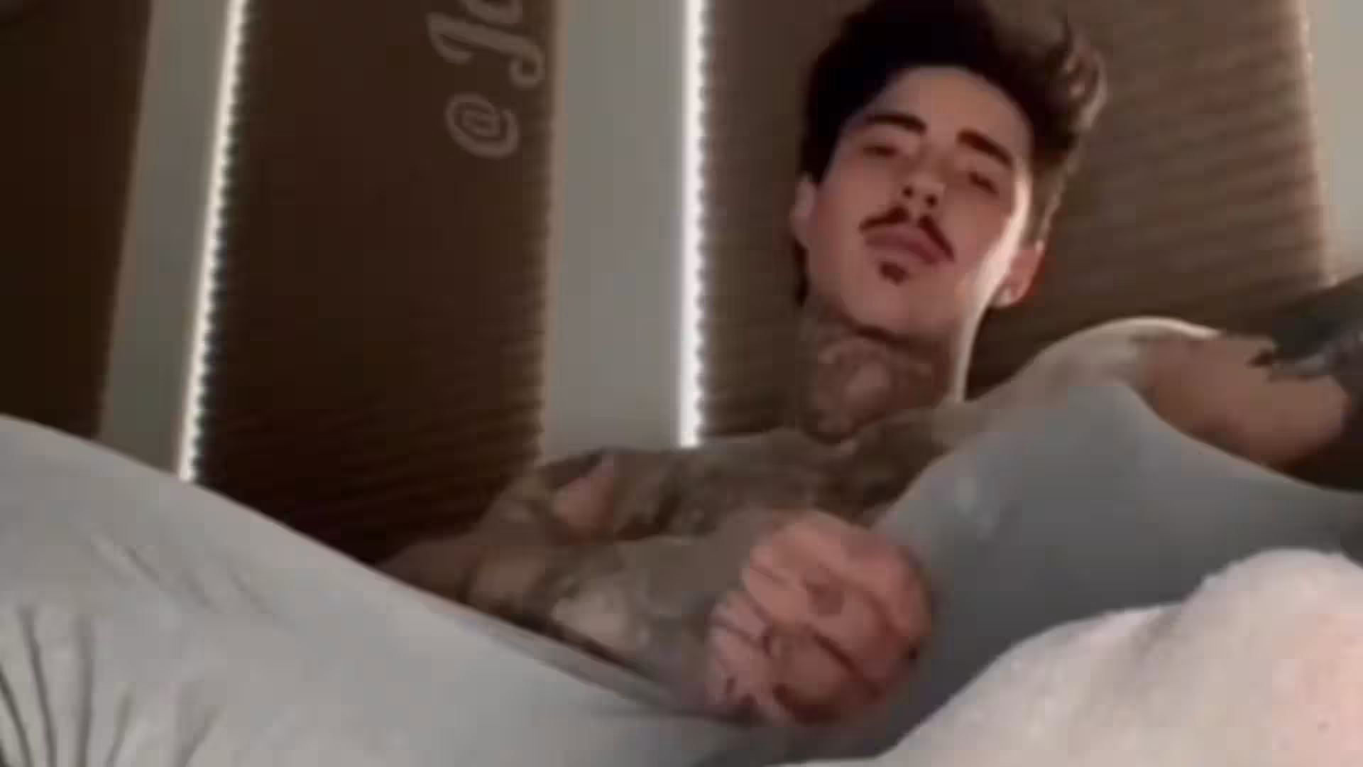 Assertive big cock Jakipz ripped cams EXPOSED Epic
9