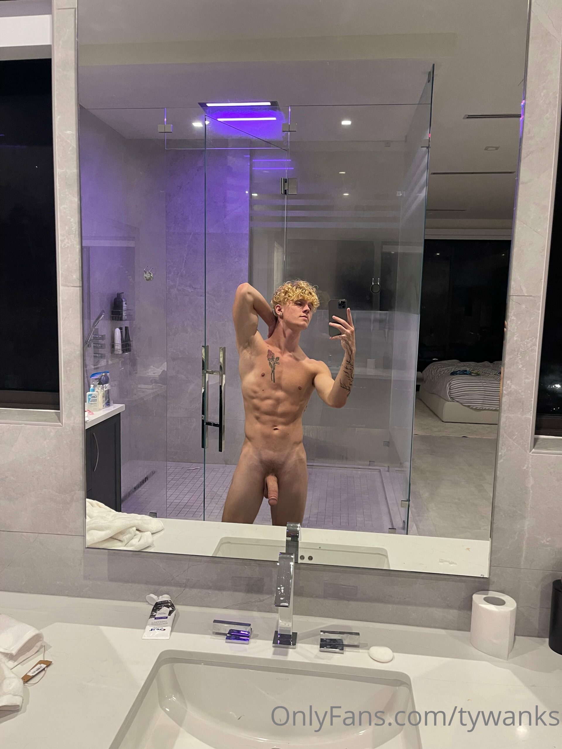 Assertive jerking off sensual Tyler Pauley porn
0