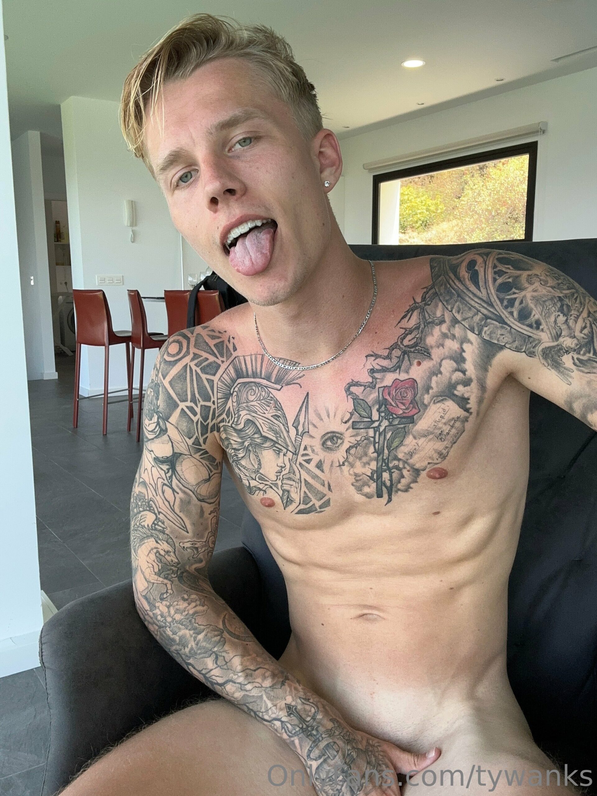 attractive nasty troytempts fap
1