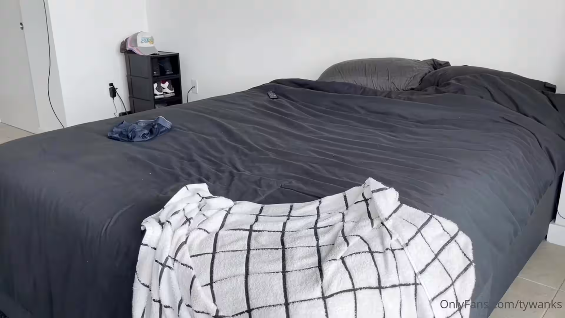 Babe Insatiable tywanks porn
4