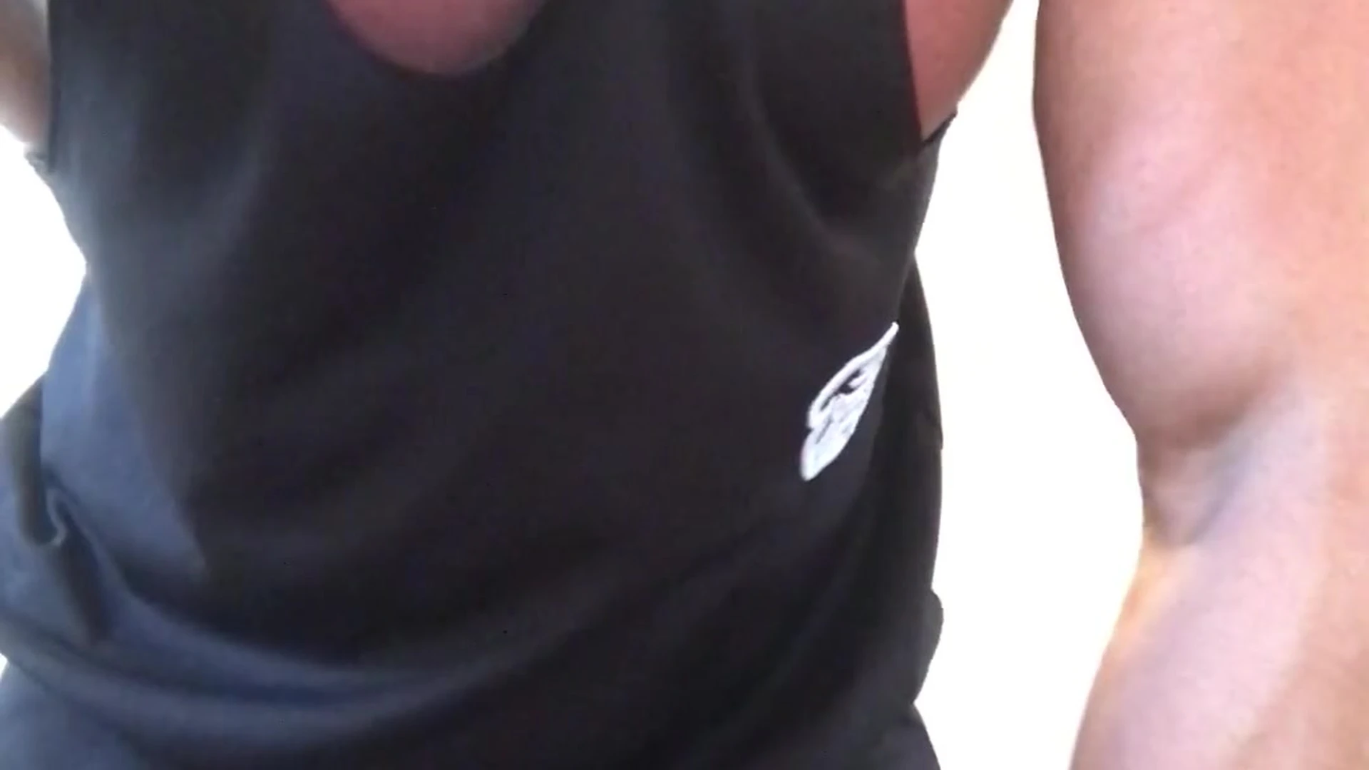 BABE jerking off Muscular throatedtv onlyfan
1