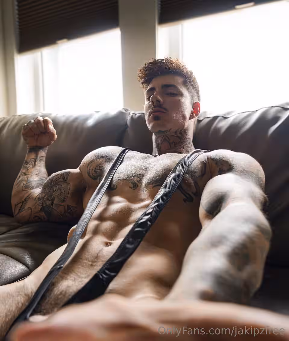 Babe massive dick Jake Andrich twitter
0