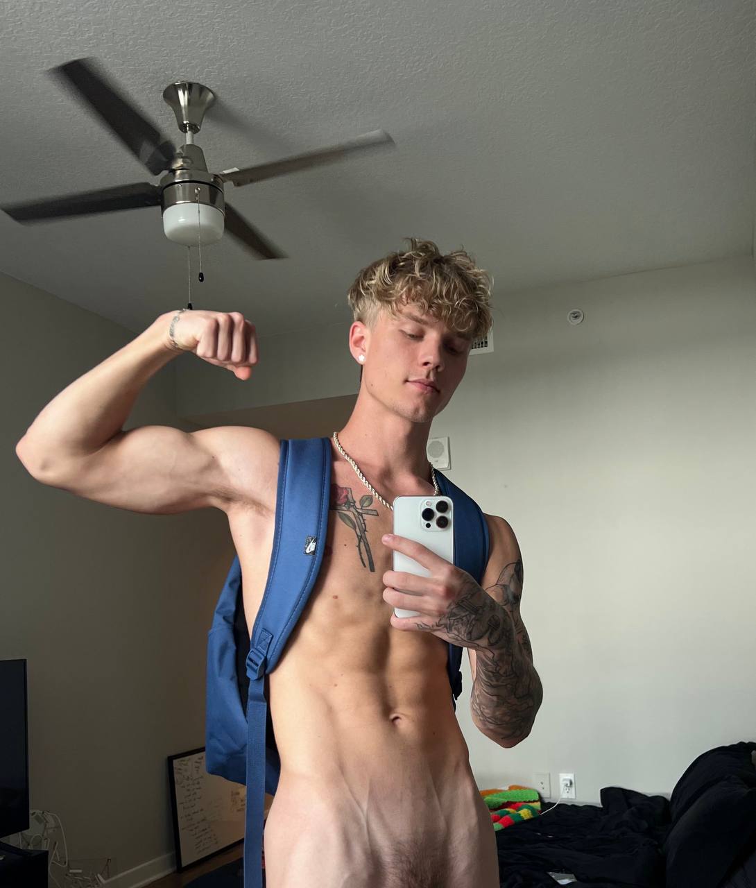BABE pleasuring himself jock troytempts
0
