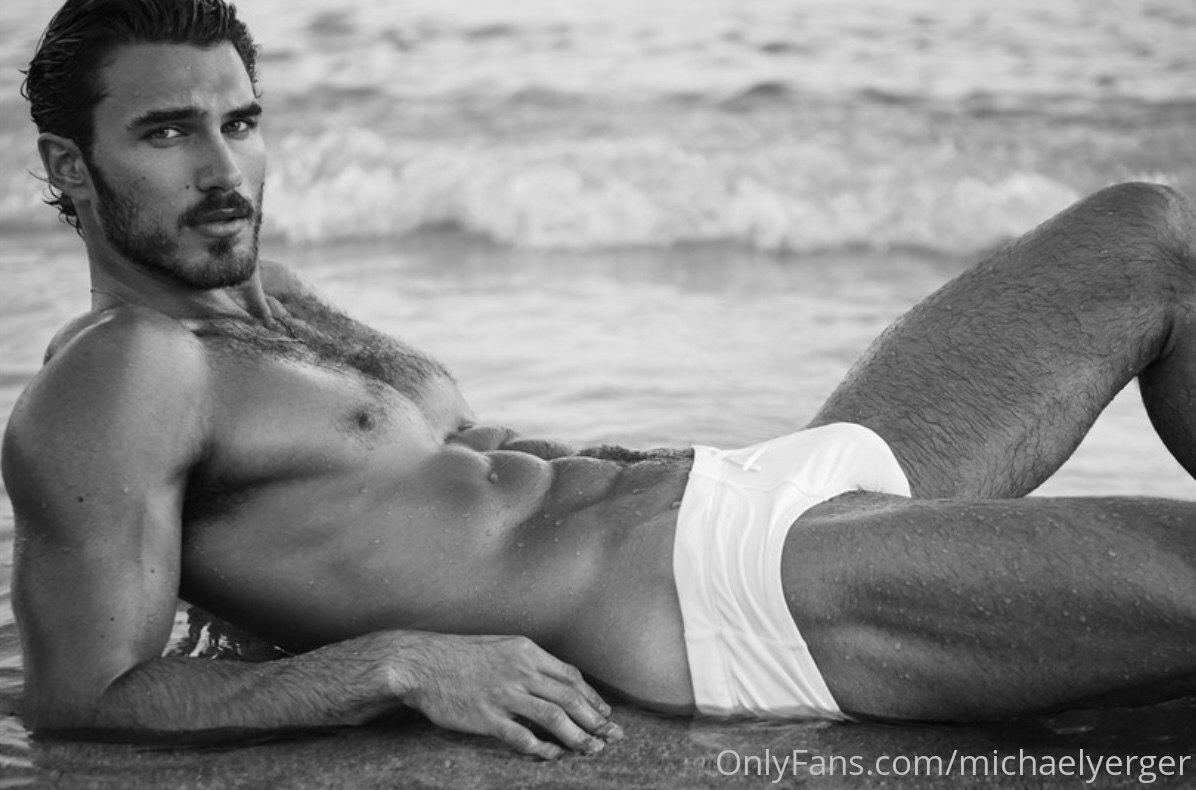 BABE pleasuring himself model michaelyerger nudes leaked
6