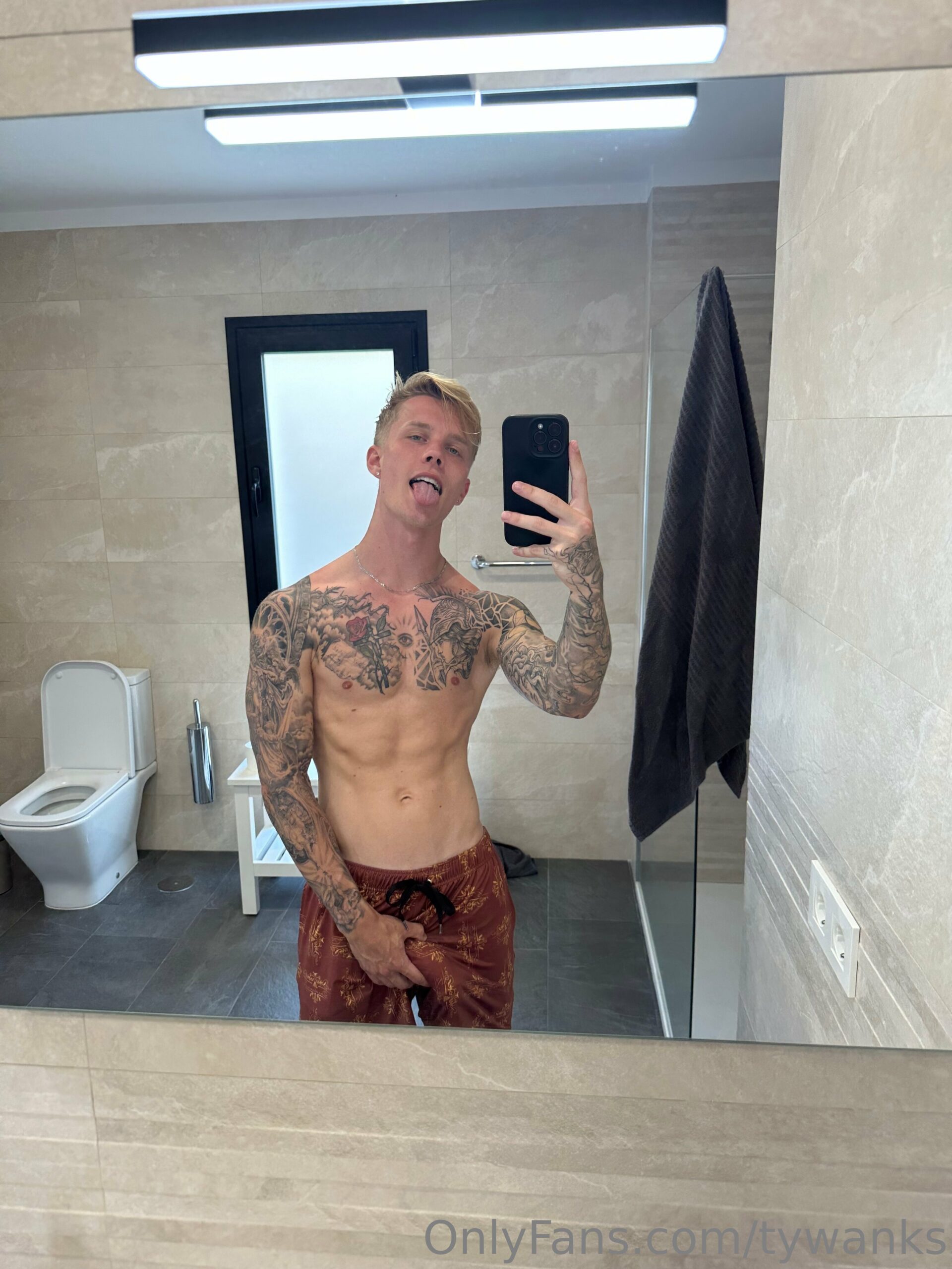 beautiful twinkish troytempts masturbating Sensational
0