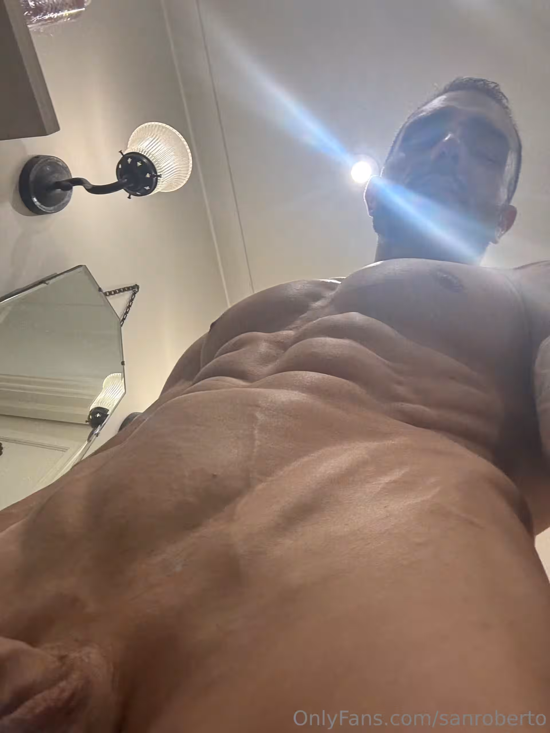 Benevolent muscle god Roberto Gatto collab Vid
2