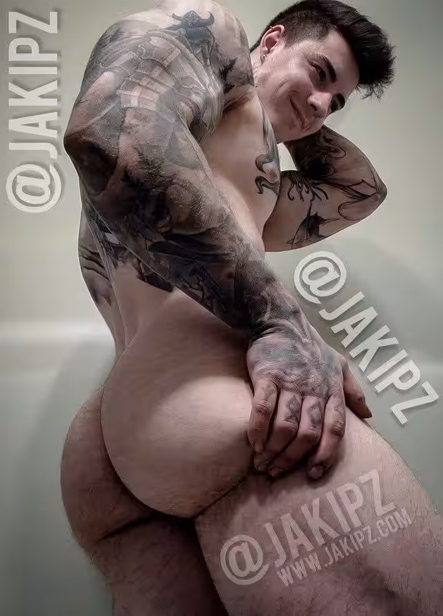 big dick Jakipz big pecs
1