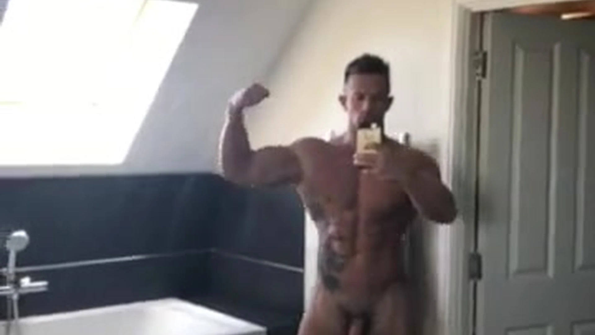 bubble butt testosterone-fueled throatedtv nude
2