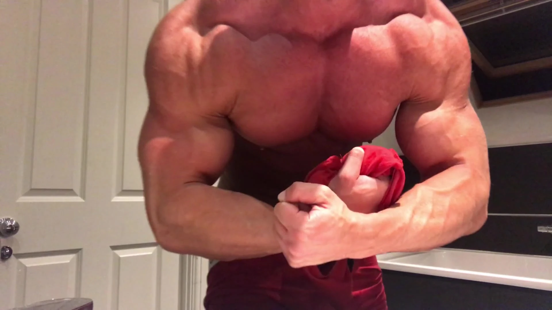 Capable chiseled charlielondon of leak
0
