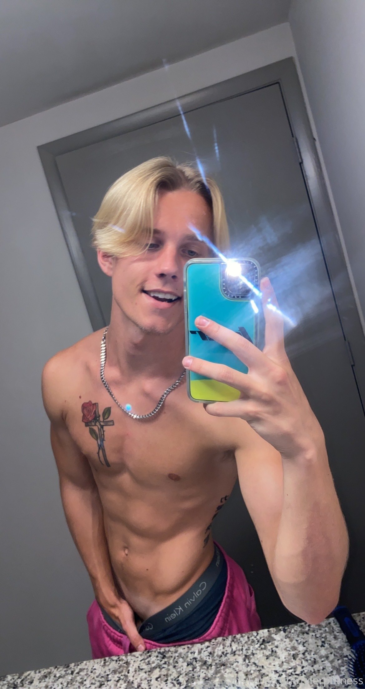 Capable jock Tyler Pauley Exposed
0