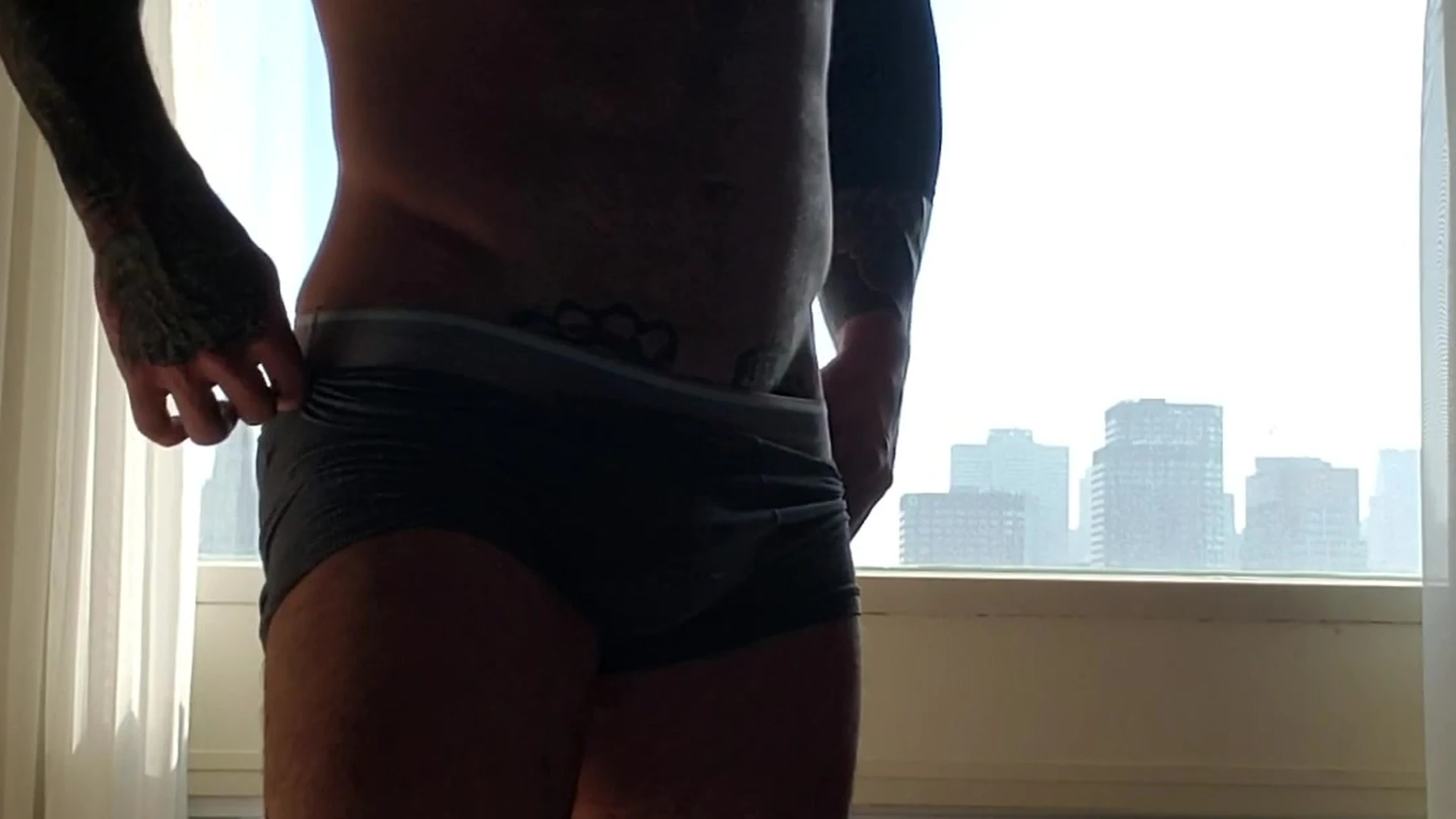 DILF Markus Kage big pecs Full leaked video
0