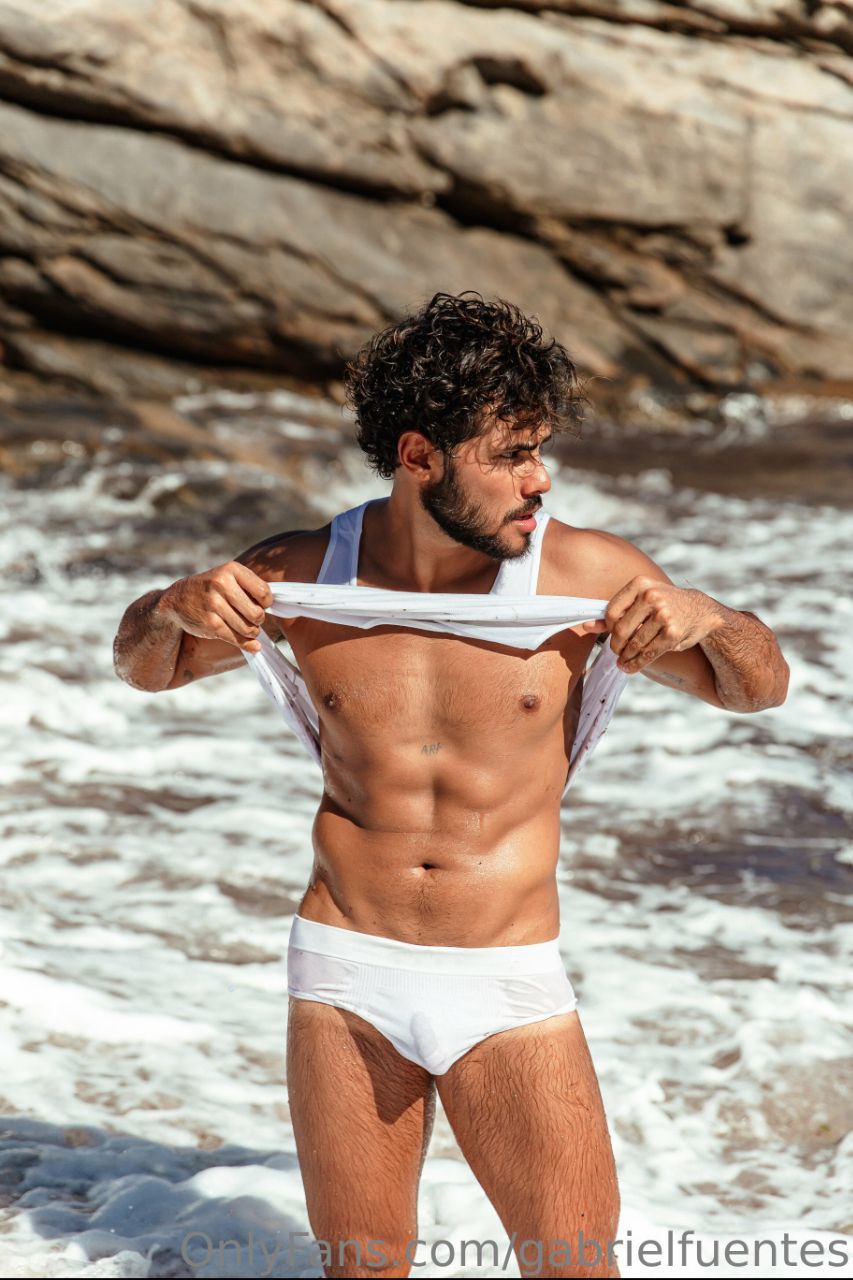 e-boy  Apuesto gabrielfuentes nude pic Vid
0