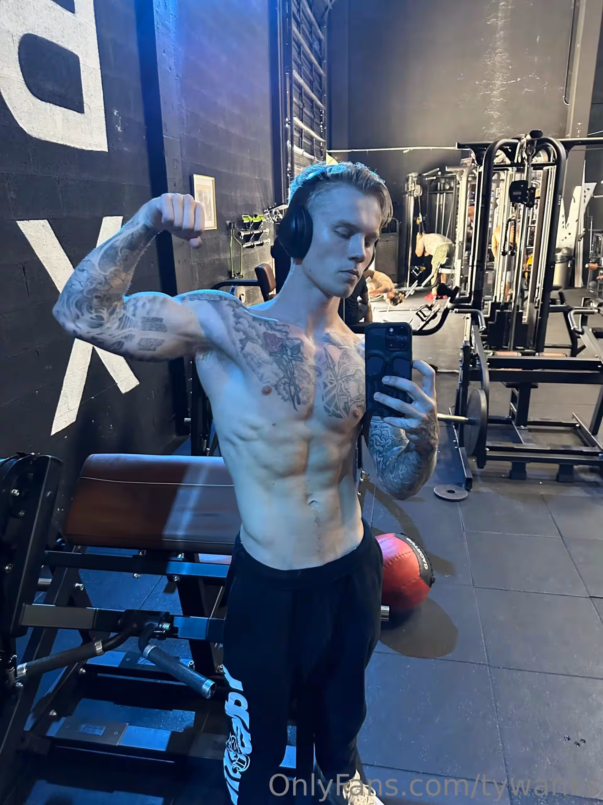 e-boy  playing with himself sensual Tyler Pauley onlyfans naked
0