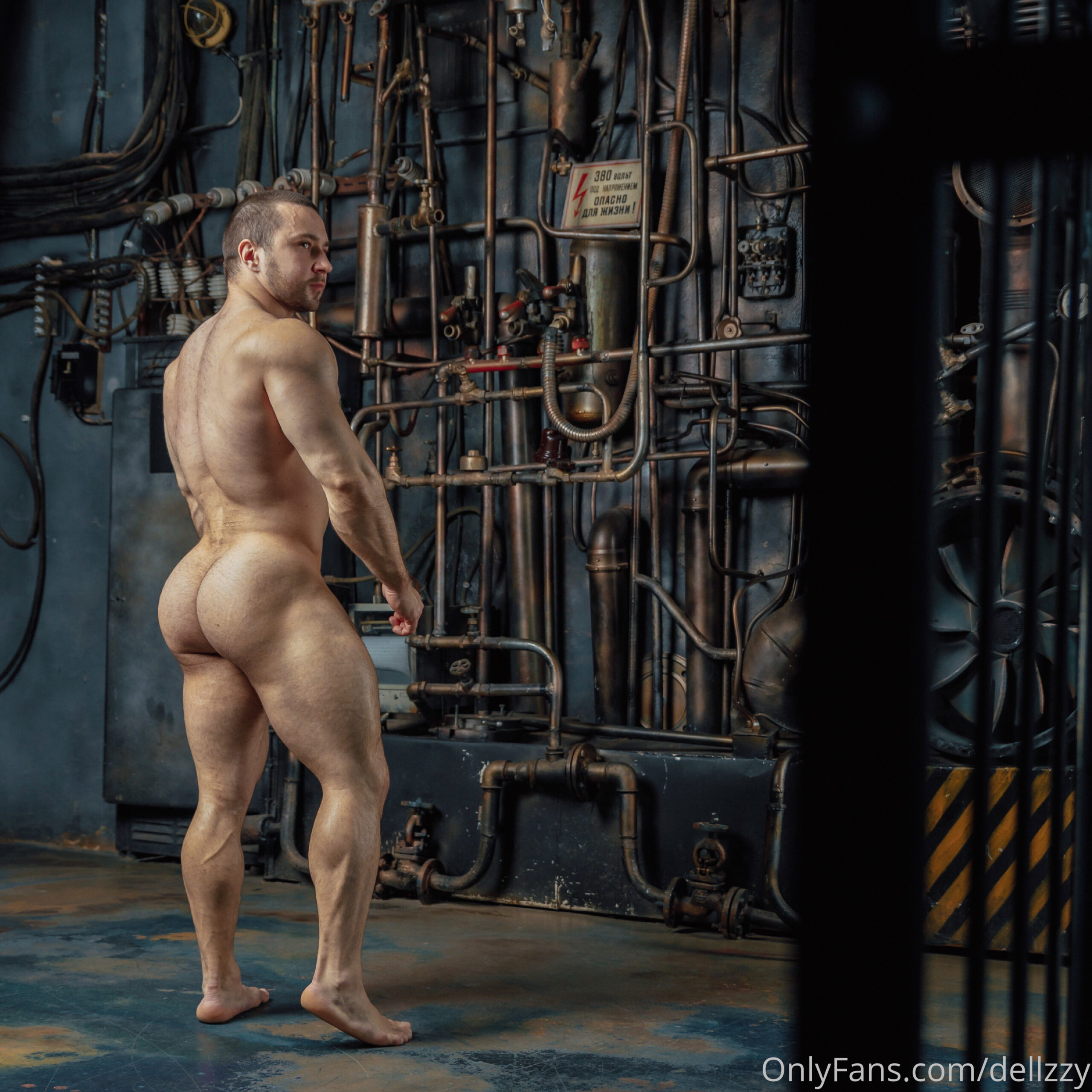 Epic Empowered Gay daddy Dellzzy porn pic
0